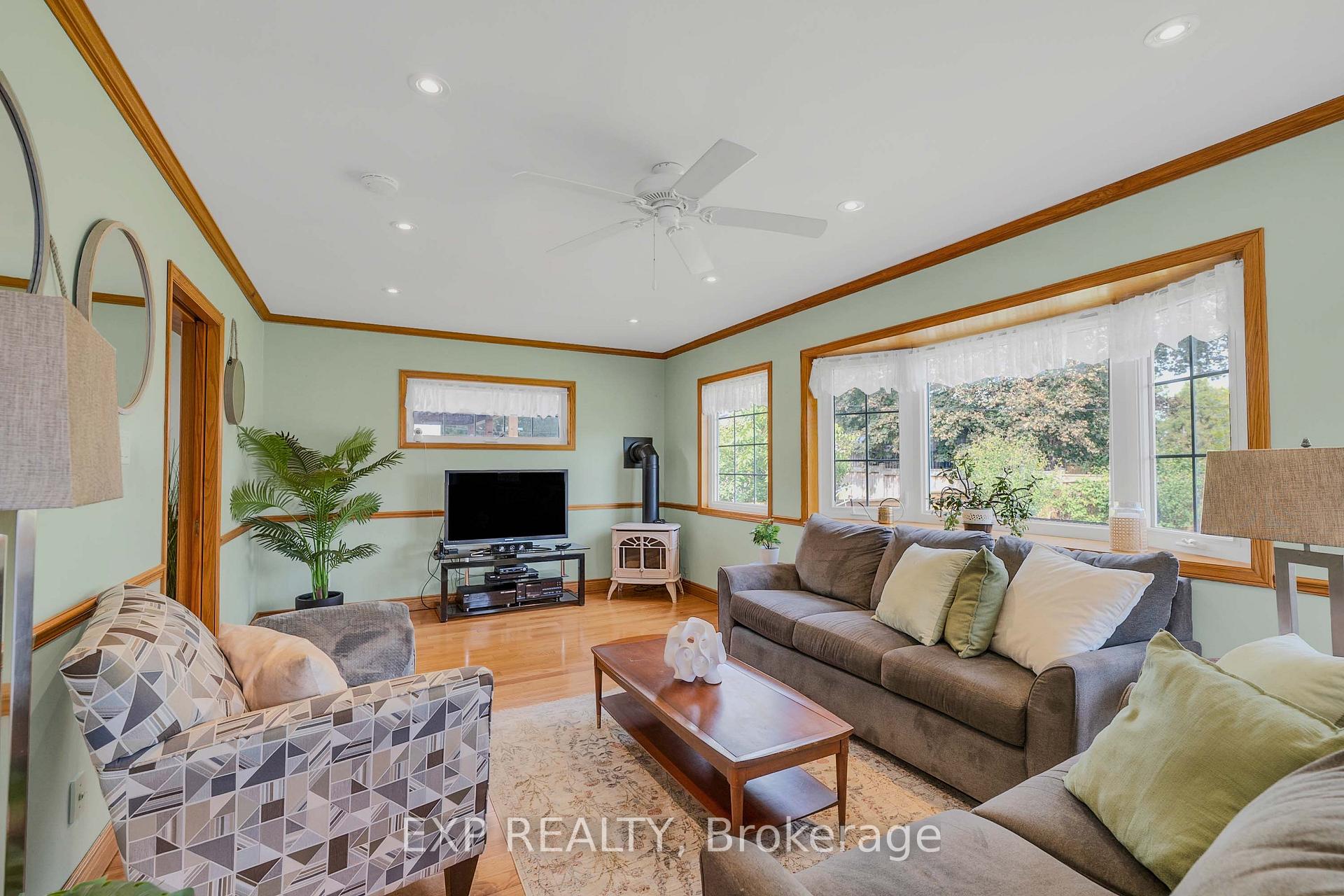 Photo 18 of 6 Jardine Place, Etobicoke, Willowridge-Martingrove-Richview — HOMEH