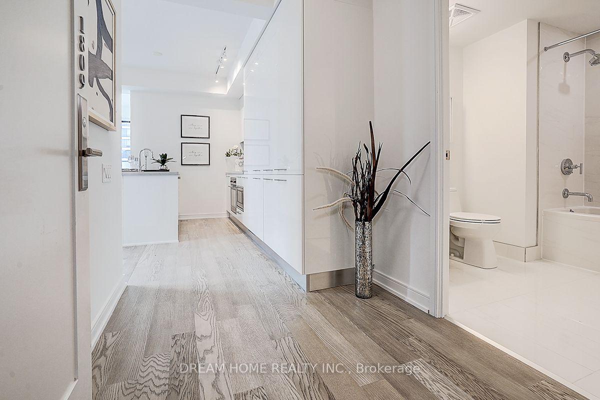 Photo 2 of Unit 1809, 3 Gloucester Street, Toronto, Church-Yonge Corridor — HOMEH