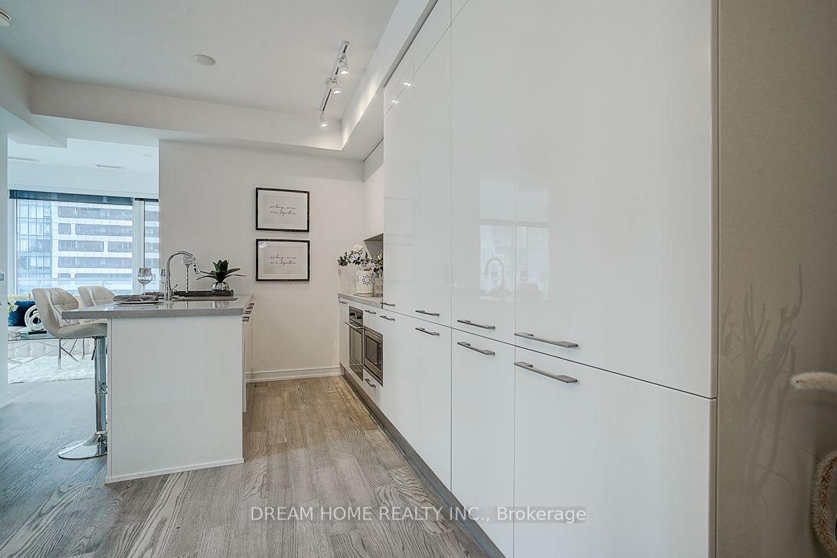 Photo 3 of Unit 1809, 3 Gloucester Street, Toronto, Church-Yonge Corridor — HOMEH