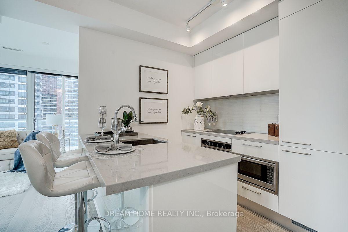Photo 6 of Unit 1809, 3 Gloucester Street, Toronto, Church-Yonge Corridor — HOMEH