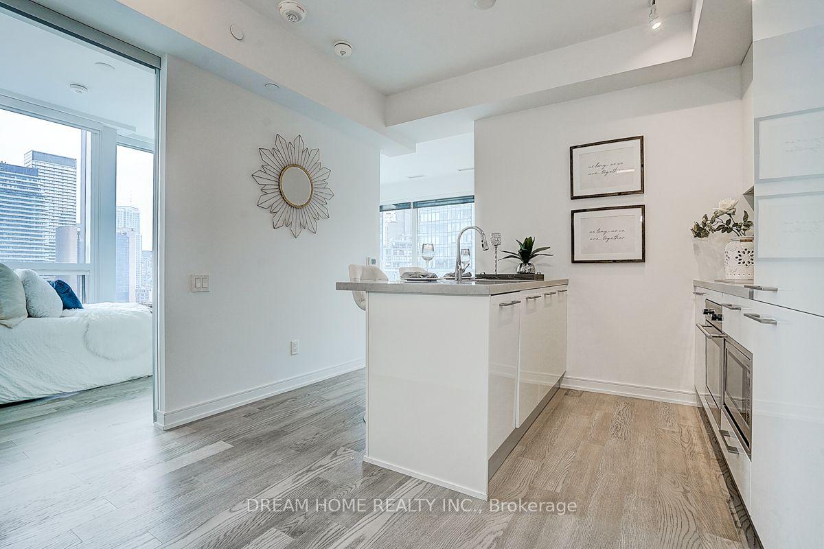 Photo 9 of Unit 1809, 3 Gloucester Street, Toronto, Church-Yonge Corridor — HOMEH