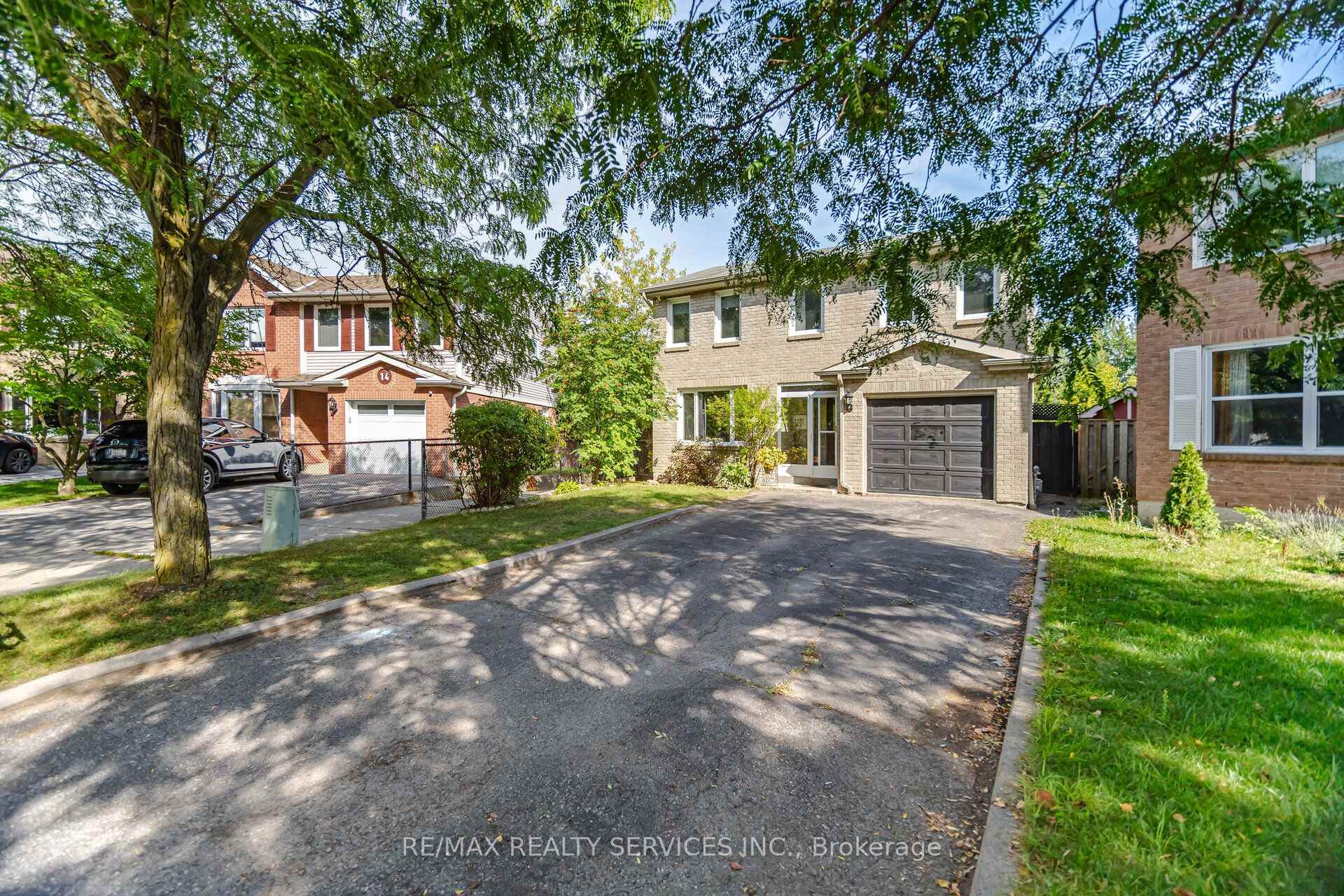 Photo 2 of 12 Ladin Drive, Brampton, Westgate — HOMEH