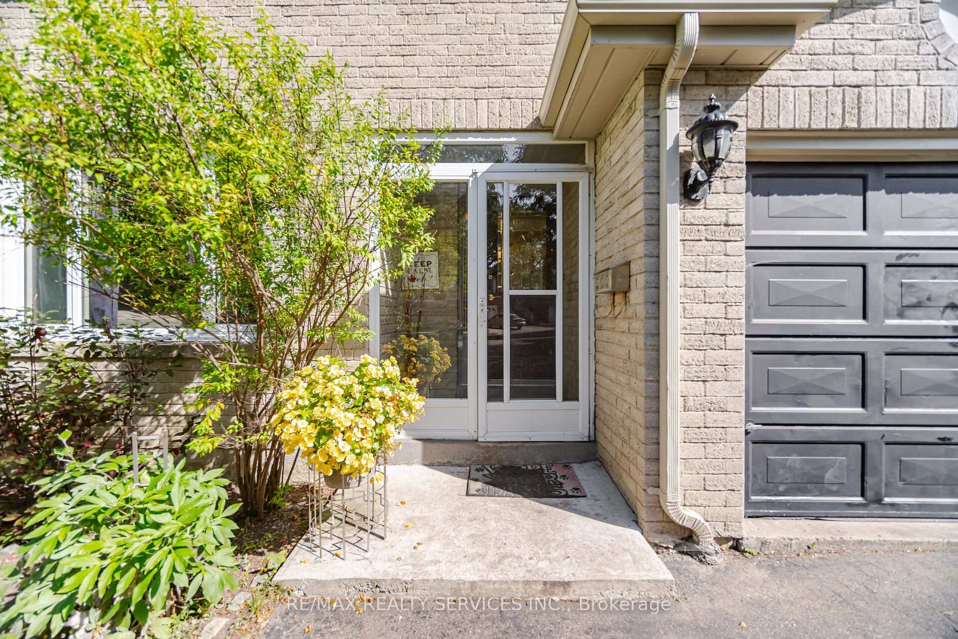 Photo 4 of 12 Ladin Drive, Brampton, Westgate — HOMEH