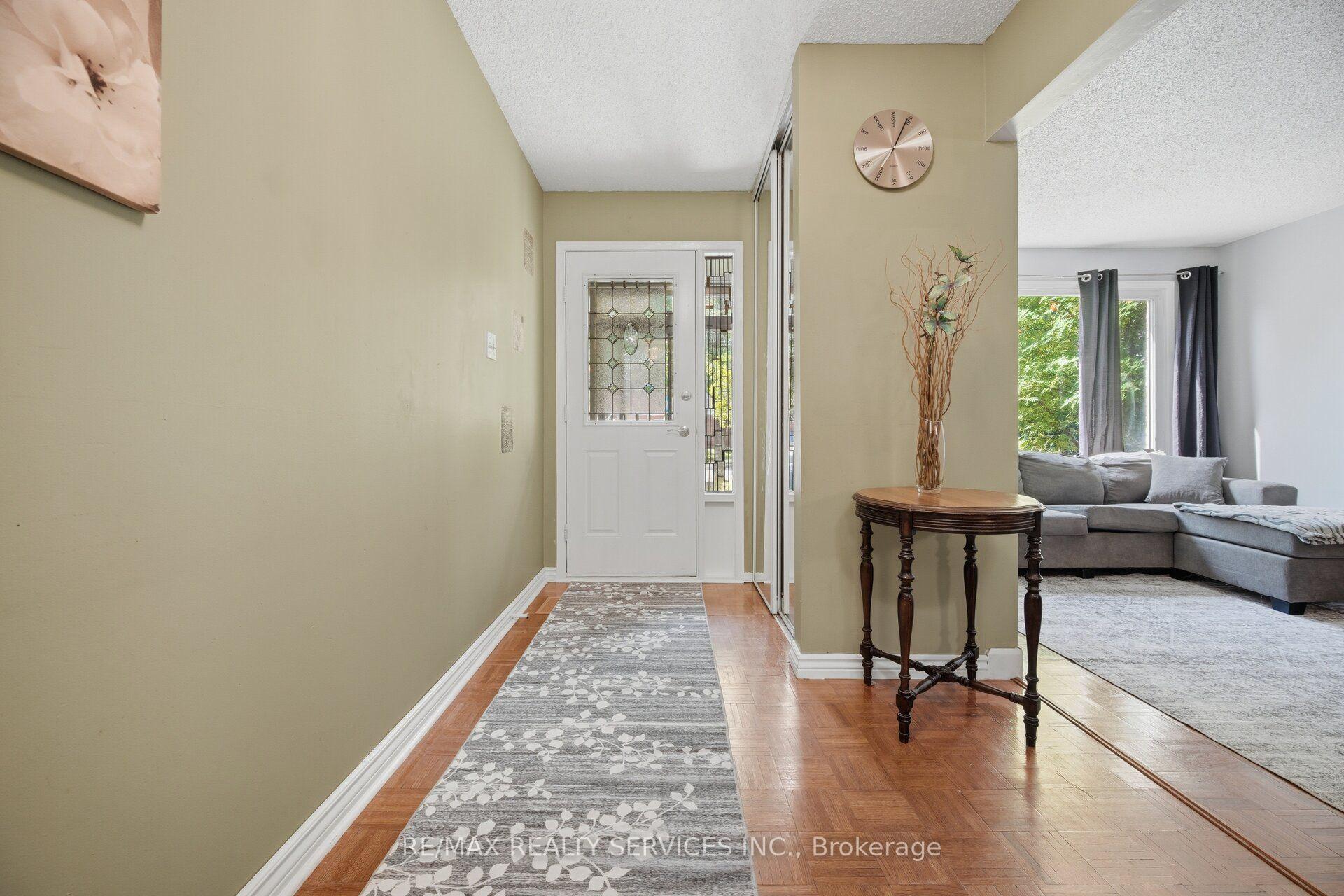 Photo 5 of 12 Ladin Drive, Brampton, Westgate — HOMEH