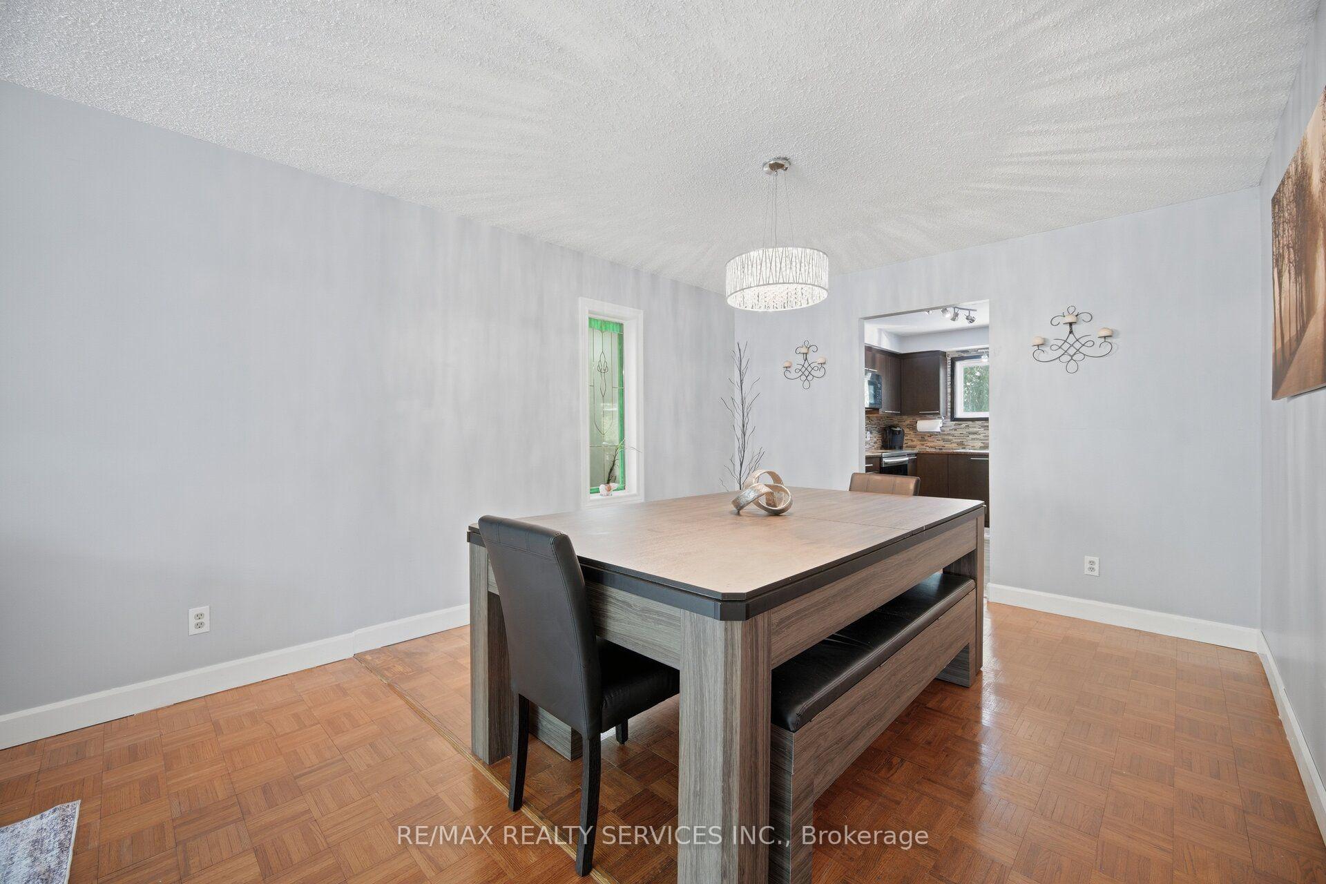 Photo 10 of 12 Ladin Drive, Brampton, Westgate — HOMEH