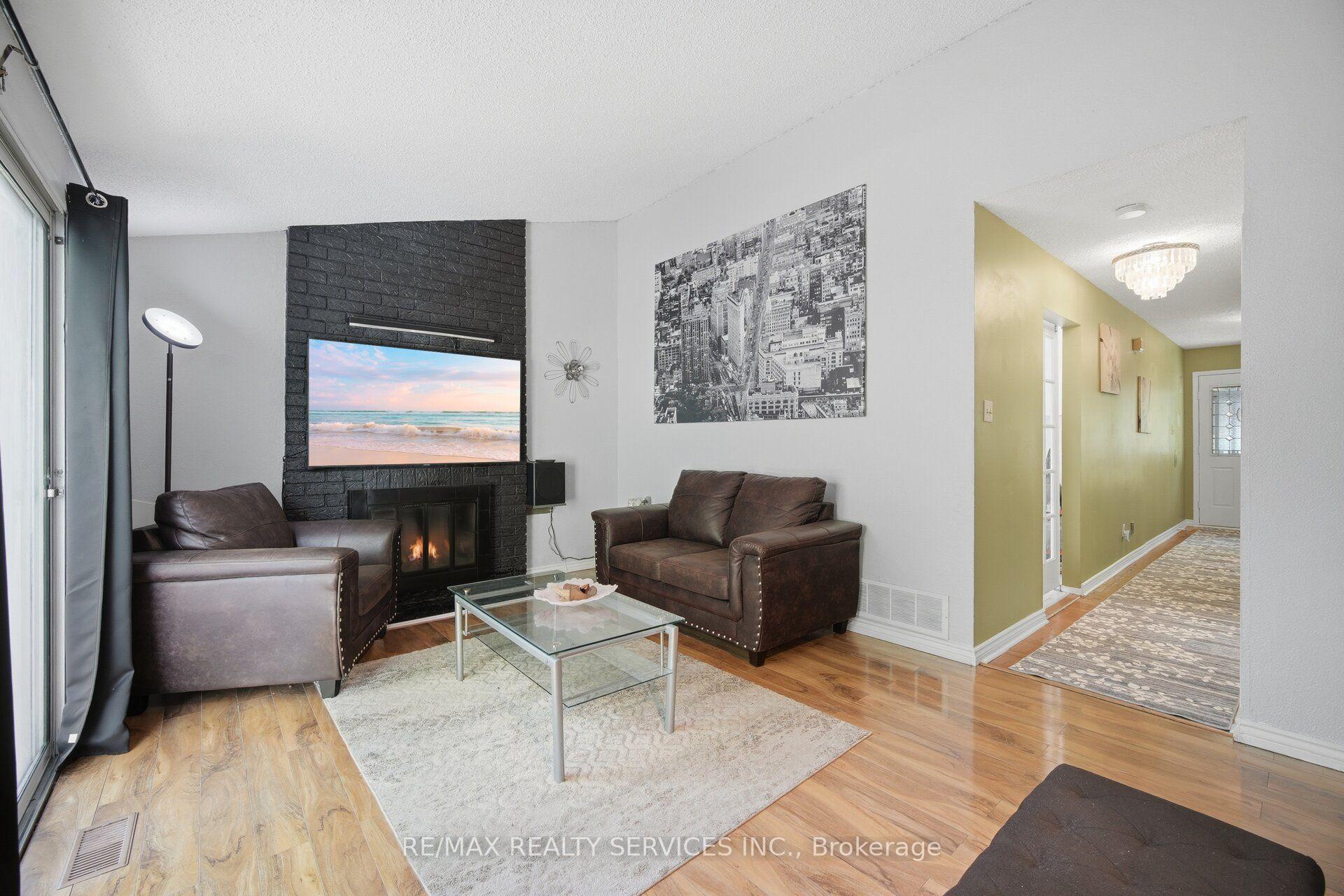 Photo 18 of 12 Ladin Drive, Brampton, Westgate — HOMEH