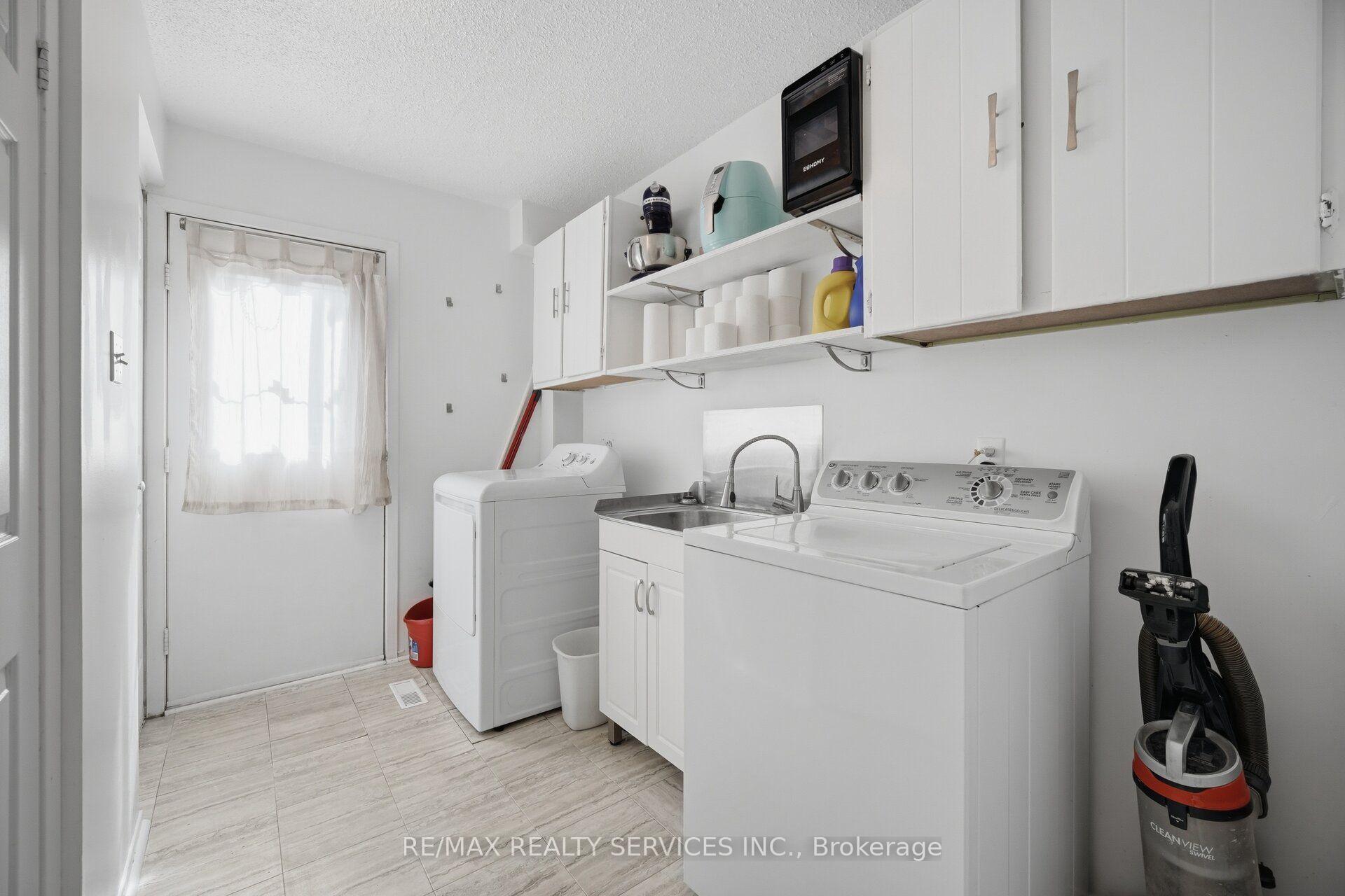 Photo 20 of 12 Ladin Drive, Brampton, Westgate — HOMEH