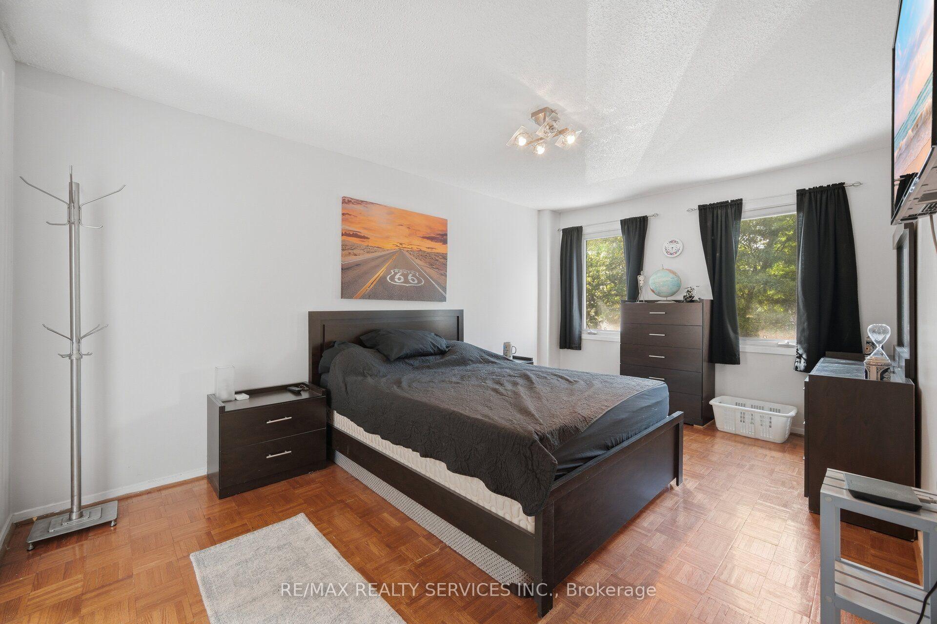 Photo 23 of 12 Ladin Drive, Brampton, Westgate — HOMEH