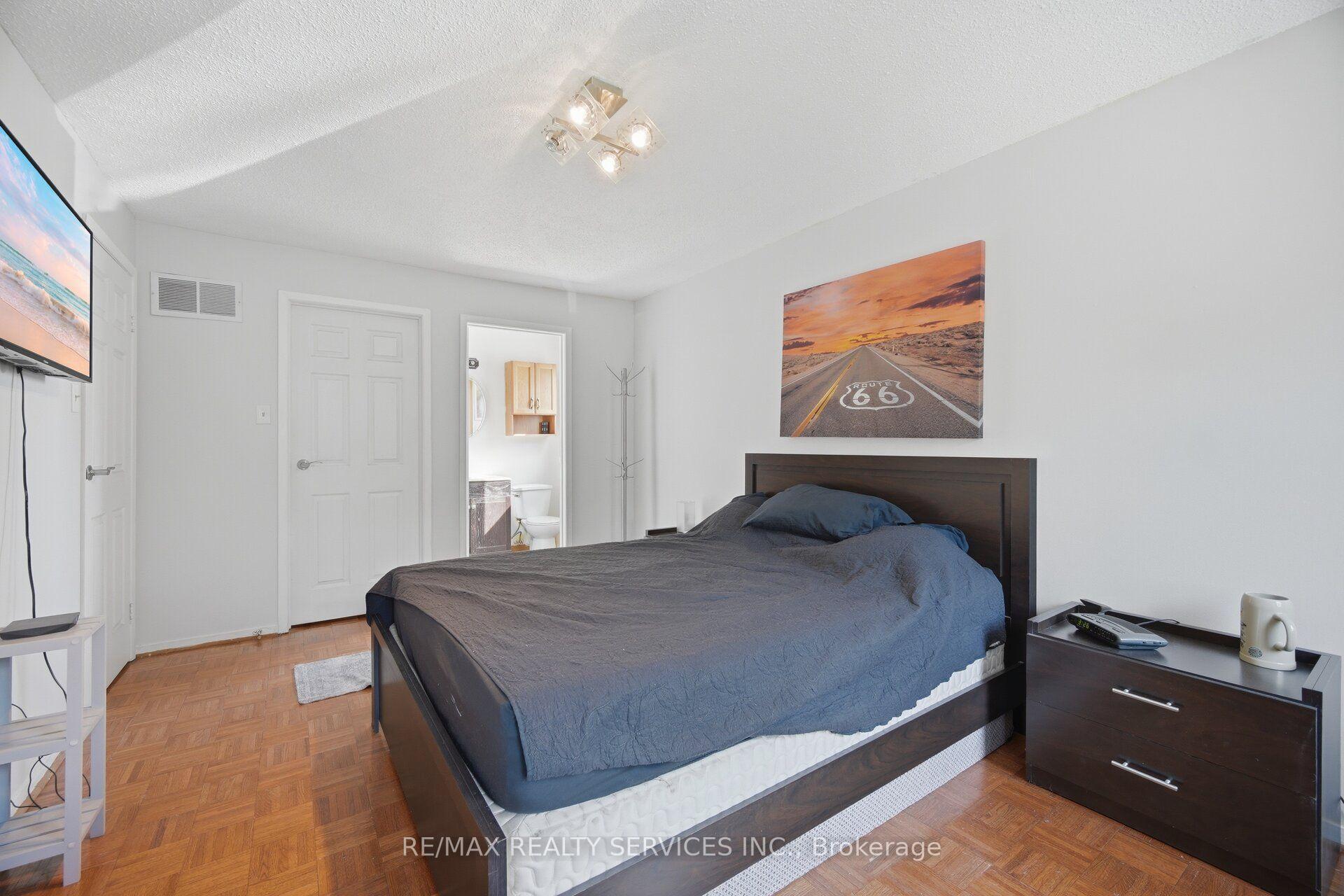 Photo 24 of 12 Ladin Drive, Brampton, Westgate — HOMEH
