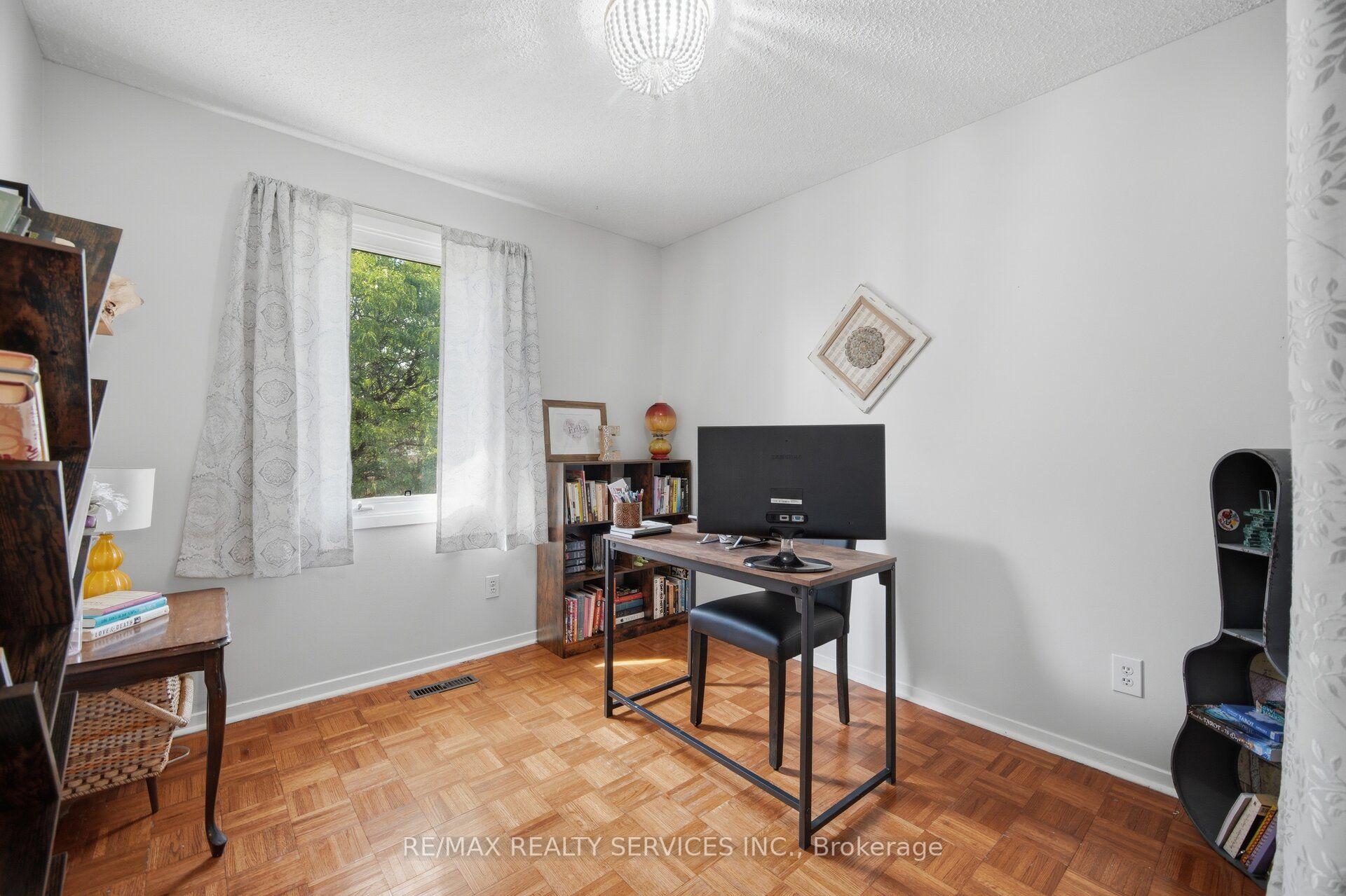 Photo 30 of 12 Ladin Drive, Brampton, Westgate — HOMEH