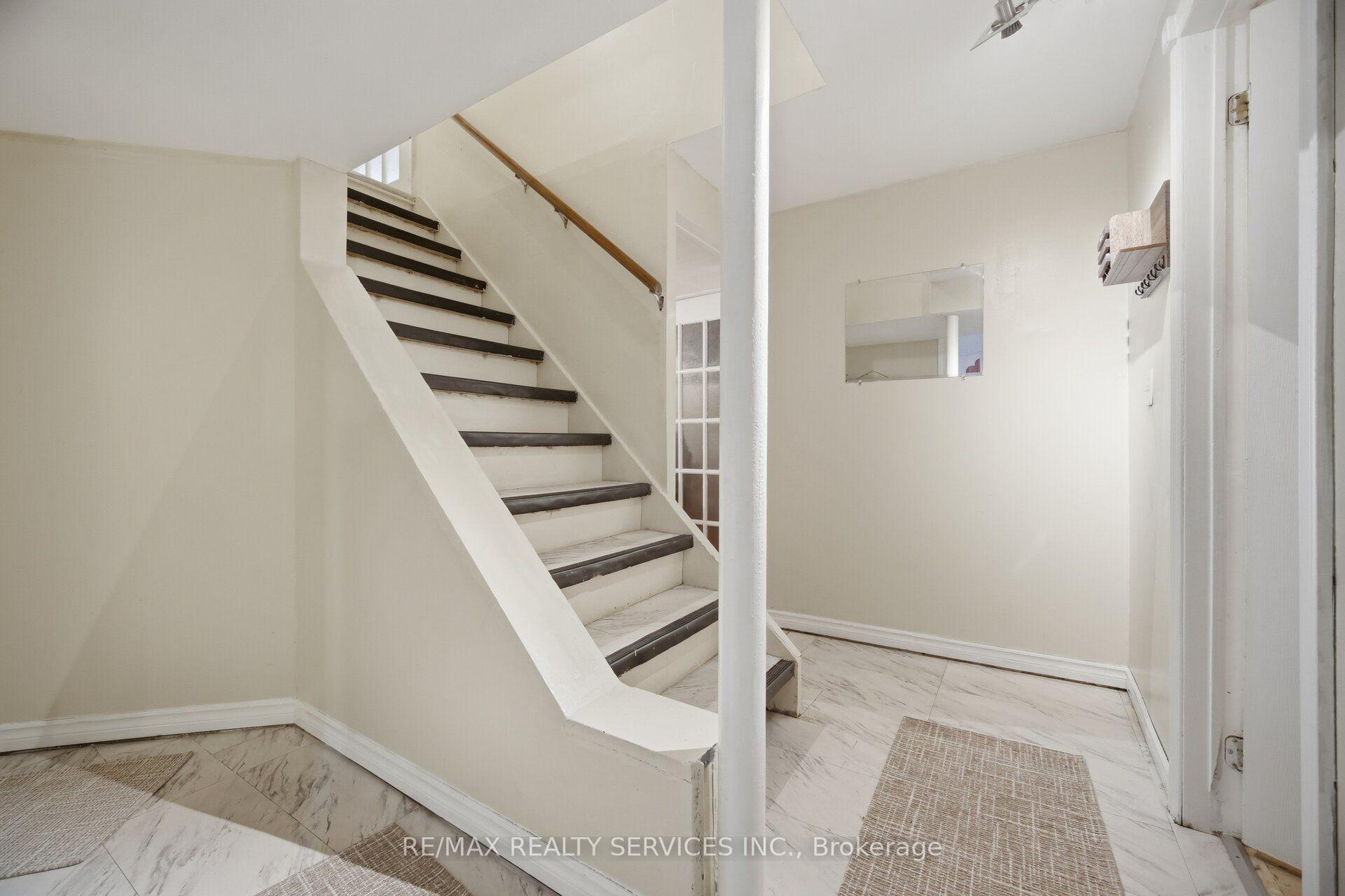 Photo 32 of 12 Ladin Drive, Brampton, Westgate — HOMEH