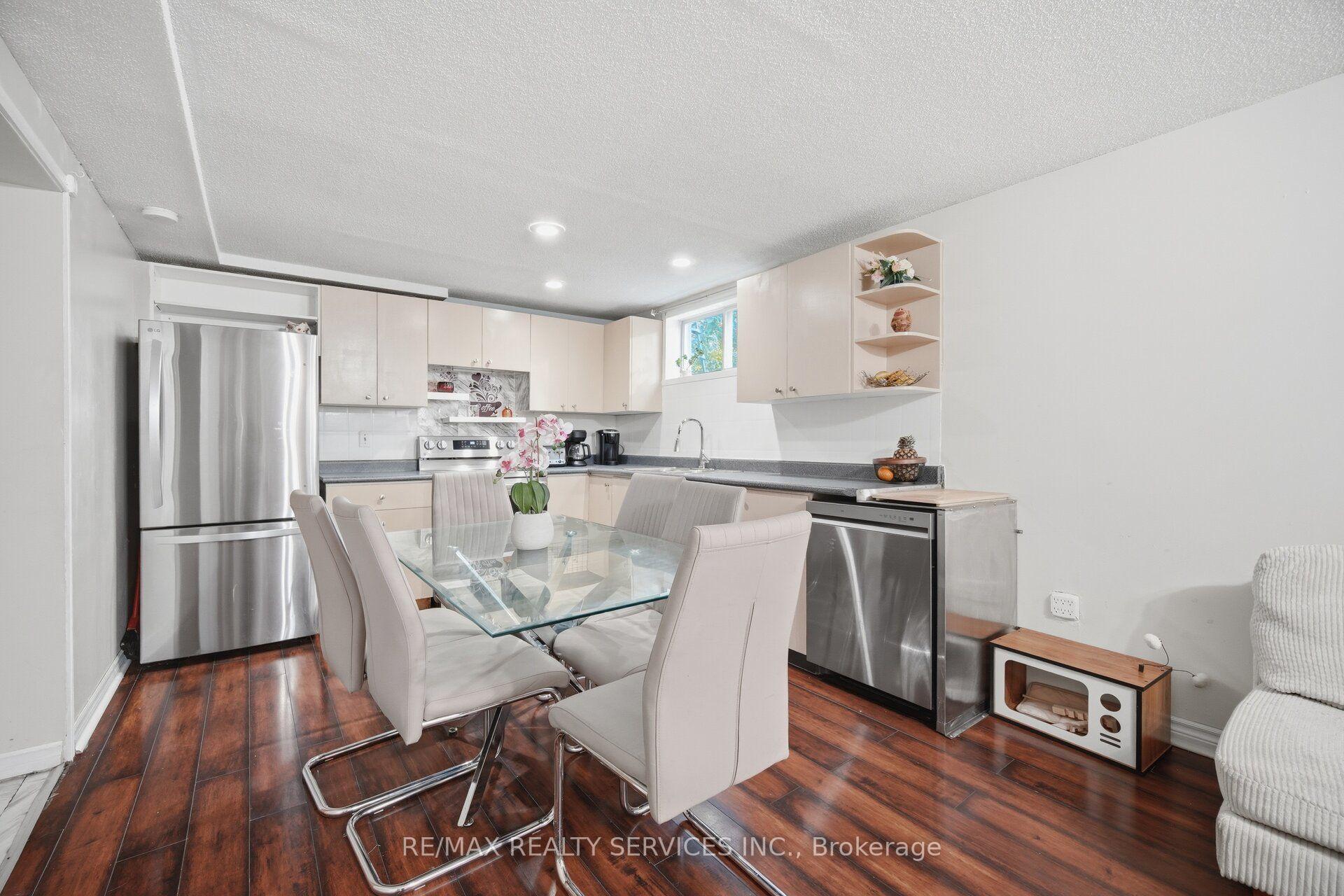Photo 33 of 12 Ladin Drive, Brampton, Westgate — HOMEH