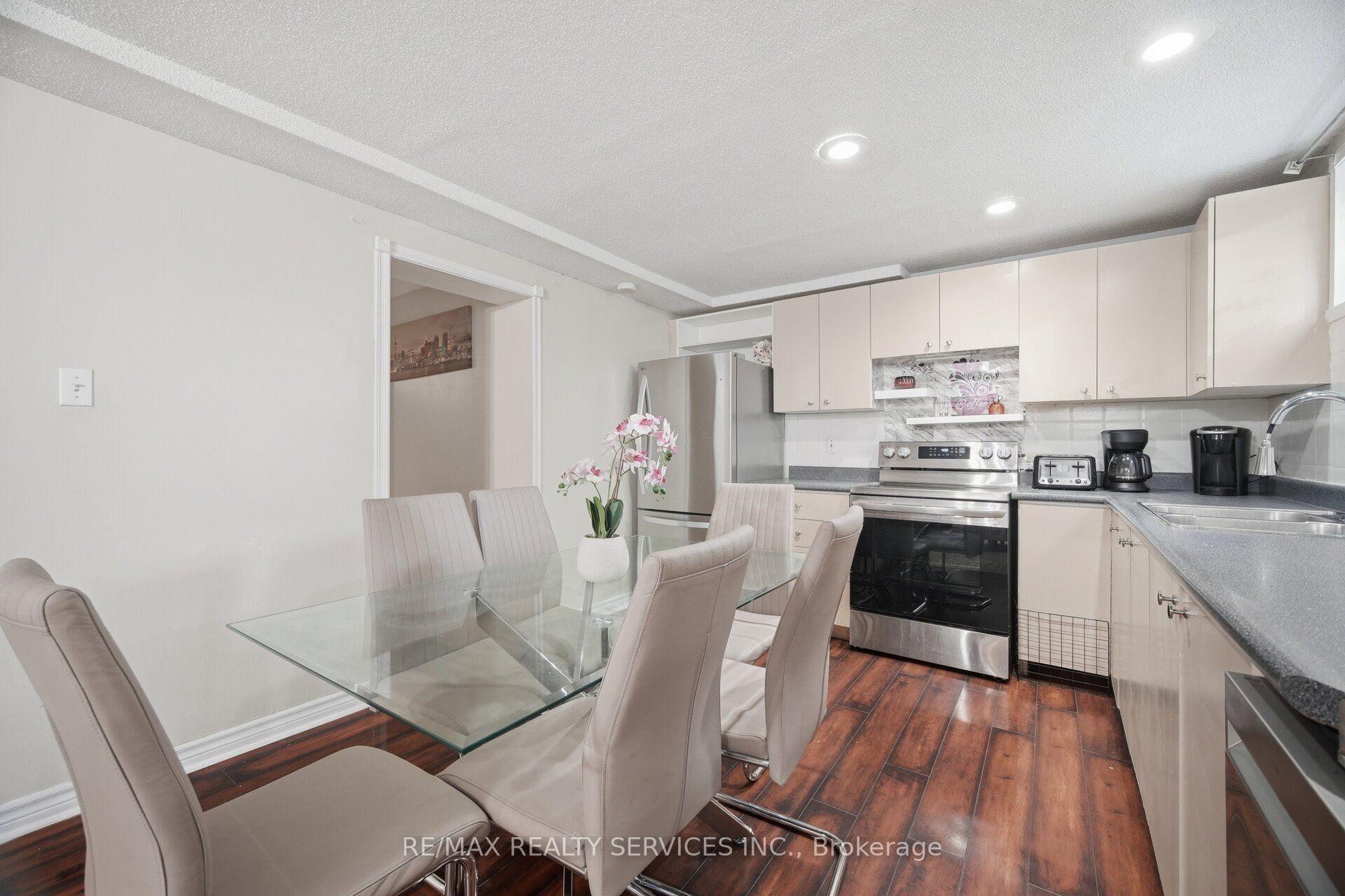 Photo 34 of 12 Ladin Drive, Brampton, Westgate — HOMEH