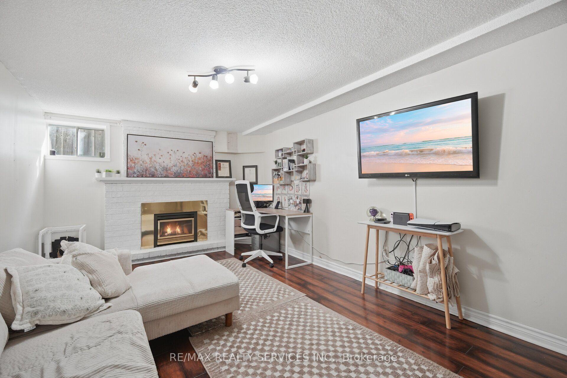 Photo 39 of 12 Ladin Drive, Brampton, Westgate — HOMEH