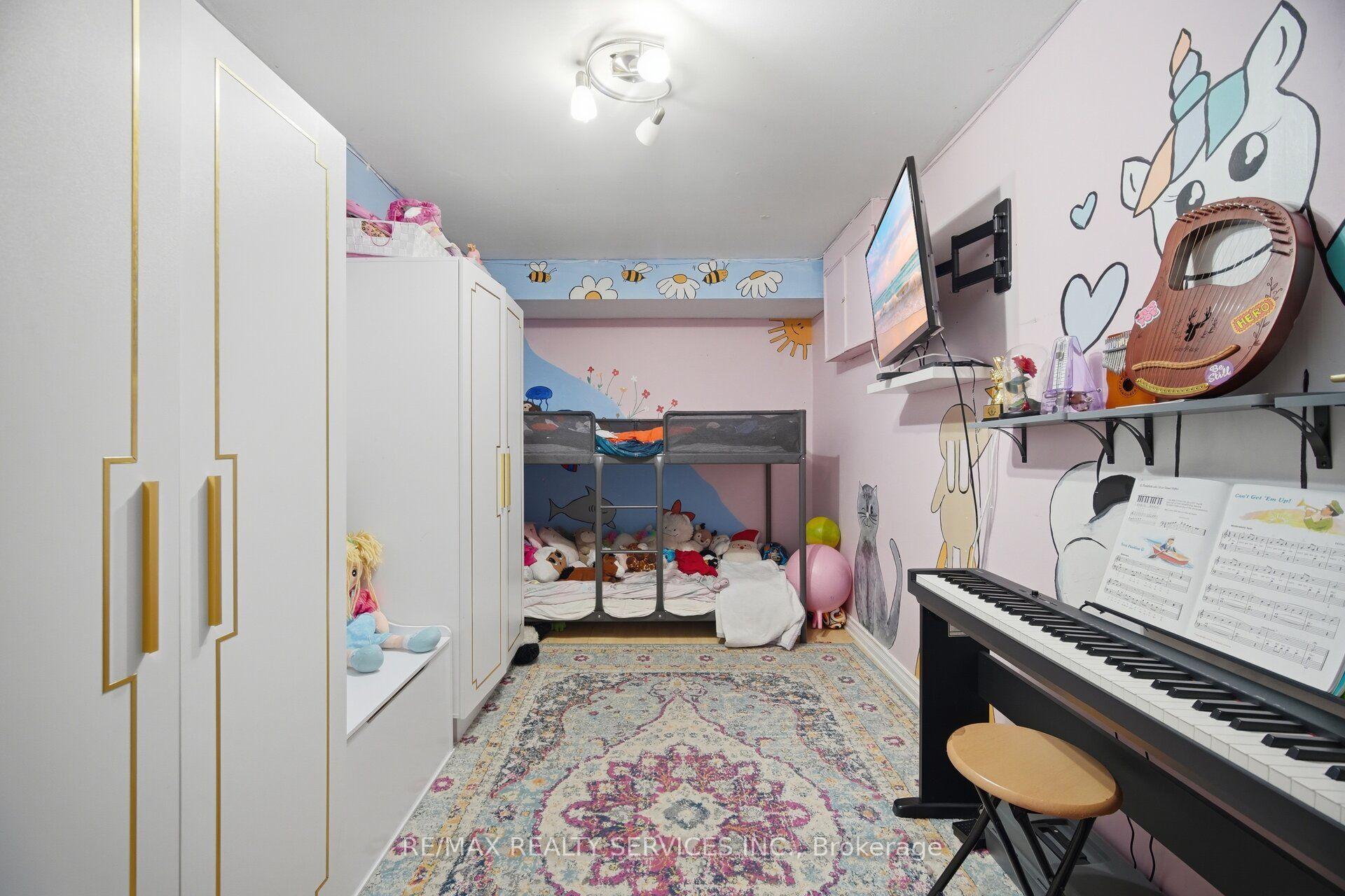 Photo 41 of 12 Ladin Drive, Brampton, Westgate — HOMEH