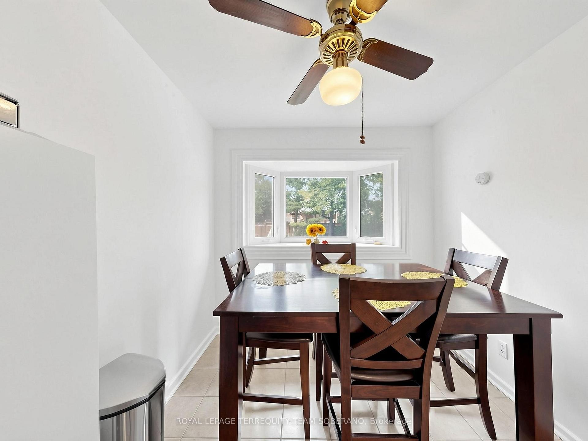 Photo 19 of 16 Clearbrooke Circle, Etobicoke, Rexdale-Kipling — HOMEH