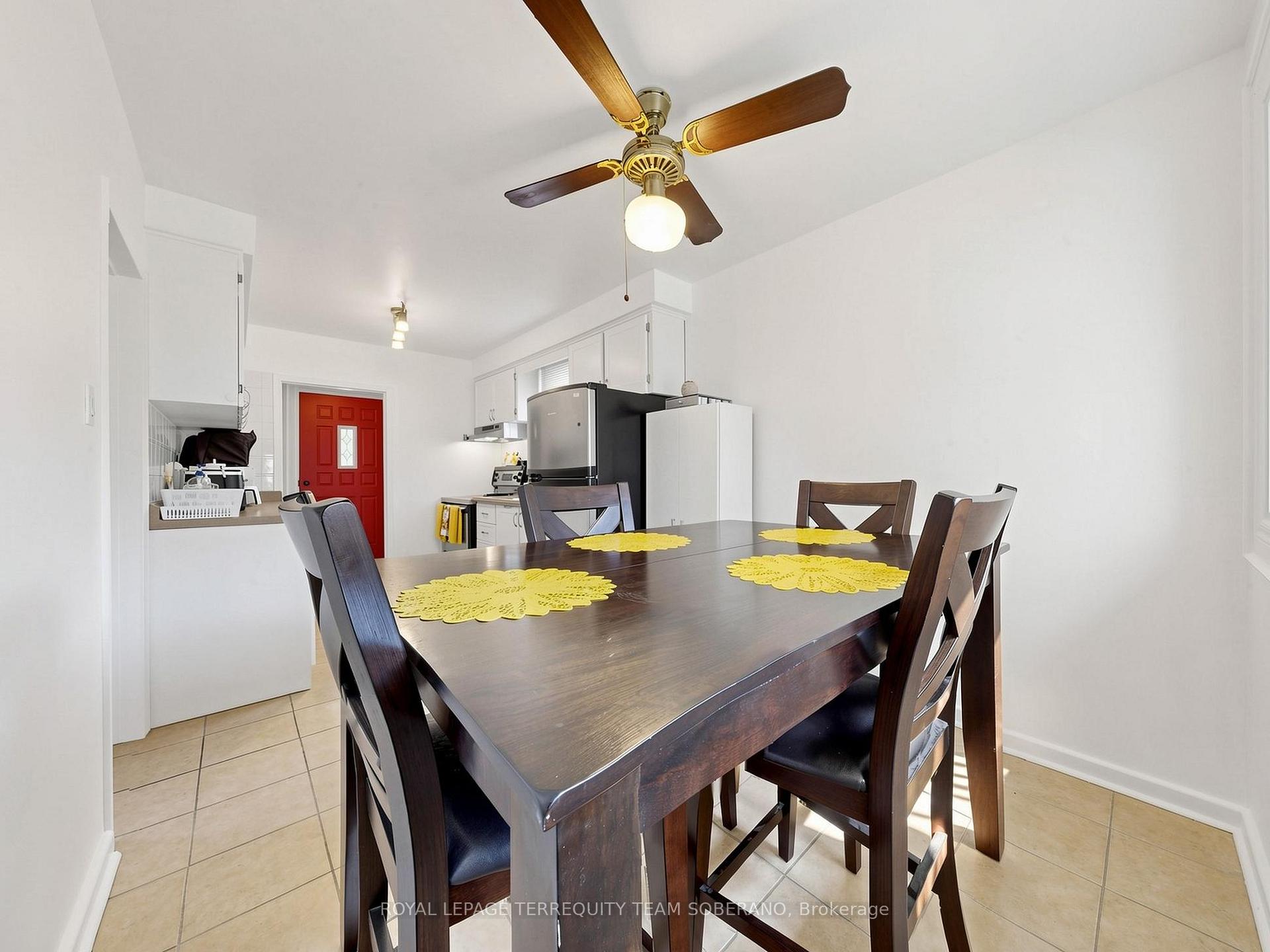 Photo 20 of 16 Clearbrooke Circle, Etobicoke, Rexdale-Kipling — HOMEH