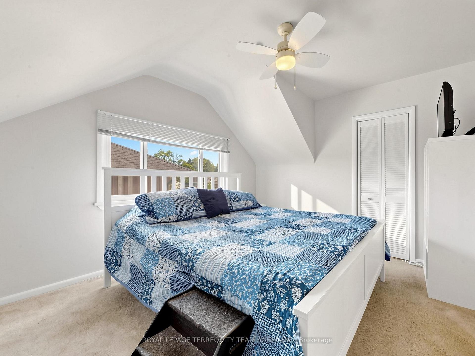 Photo 27 of 16 Clearbrooke Circle, Etobicoke, Rexdale-Kipling — HOMEH