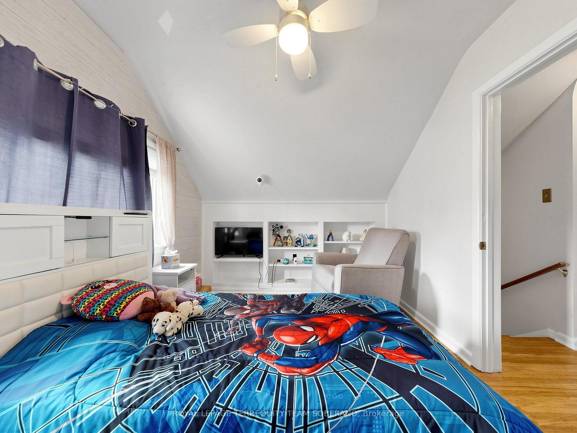 Photo 35 of 16 Clearbrooke Circle, Etobicoke, Rexdale-Kipling — HOMEH