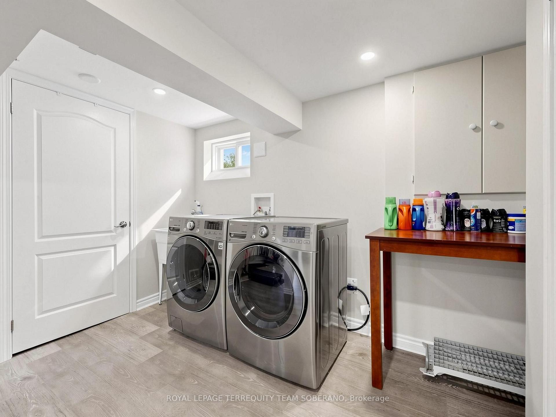 Photo 44 of 16 Clearbrooke Circle, Etobicoke, Rexdale-Kipling — HOMEH