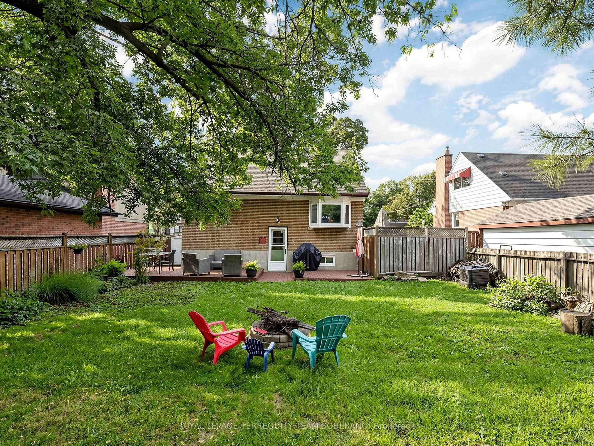 Photo 46 of 16 Clearbrooke Circle, Etobicoke, Rexdale-Kipling — HOMEH
