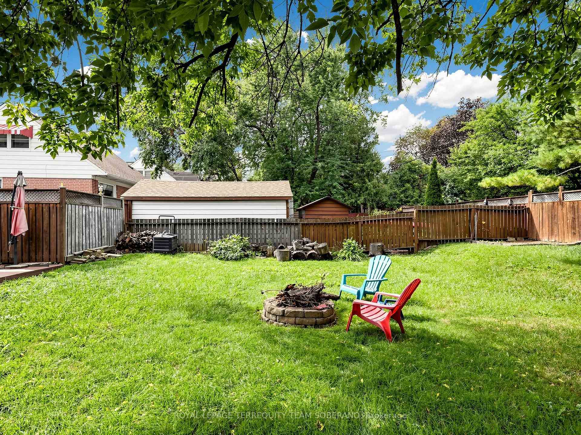 Photo 56 of 16 Clearbrooke Circle, Etobicoke, Rexdale-Kipling — HOMEH