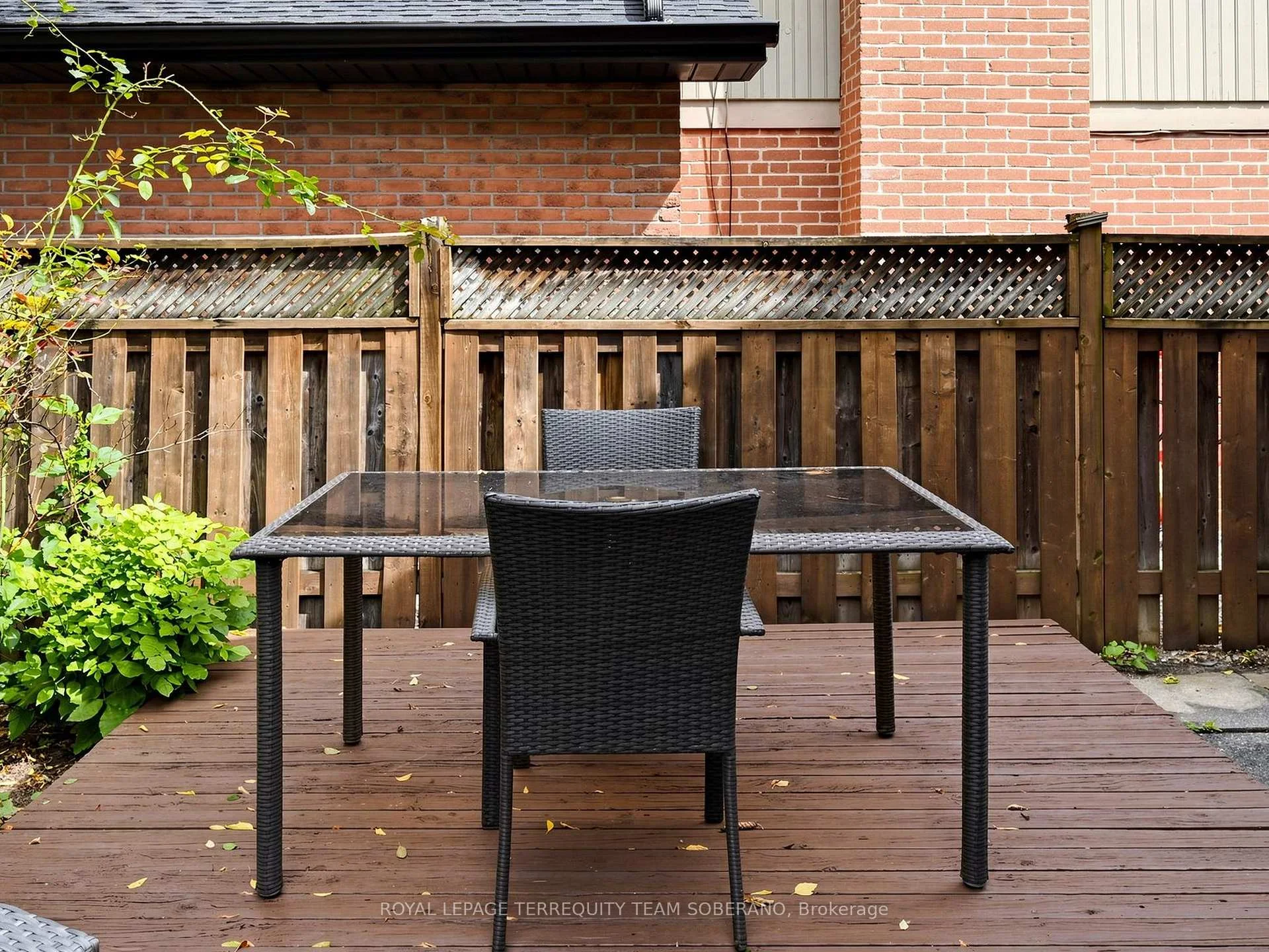 Photo 54 of 16 Clearbrooke Circle, Etobicoke, Rexdale-Kipling — HOMEH