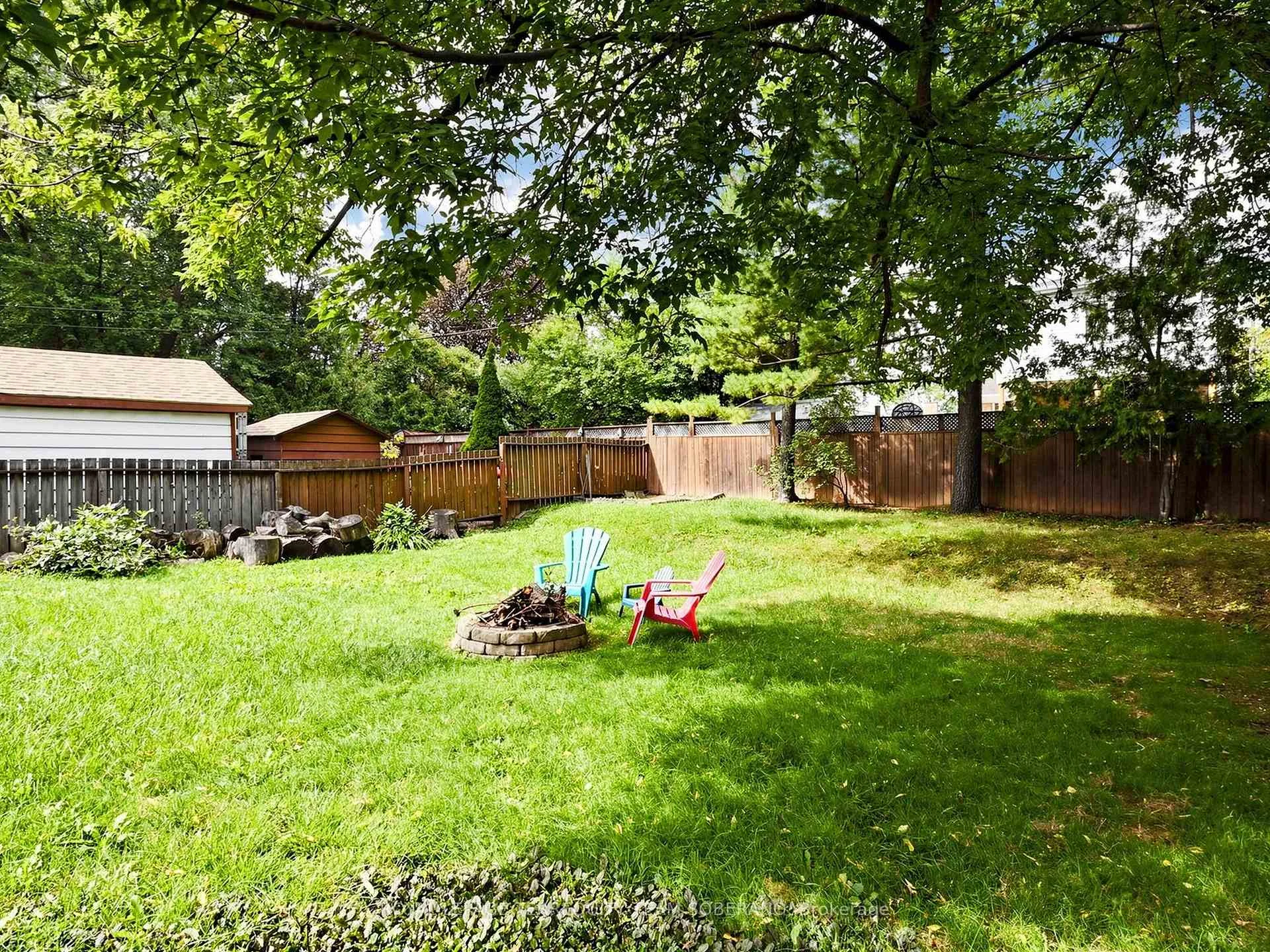 Photo 57 of 16 Clearbrooke Circle, Etobicoke, Rexdale-Kipling — HOMEH