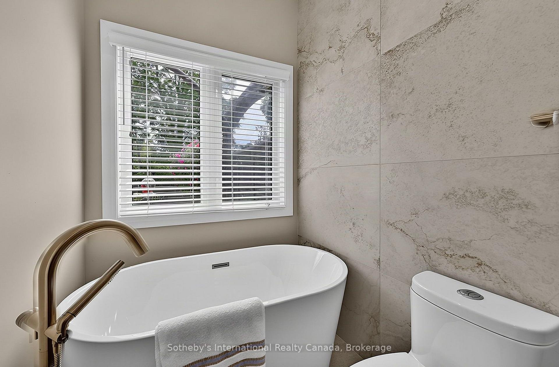 Photo 23 of 48 Thomas Drive, Collingwood — HOMEH