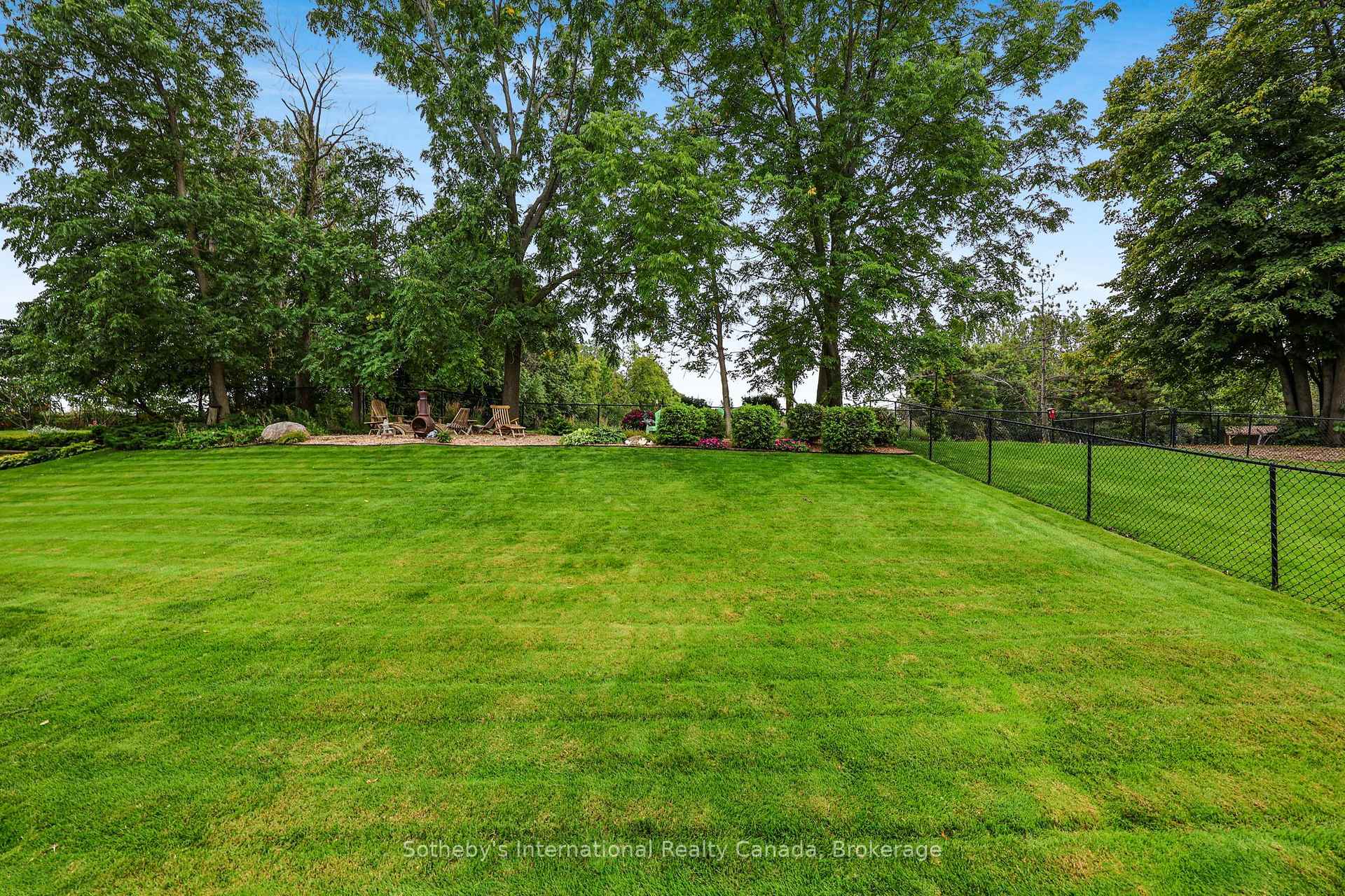 Photo 40 of 48 Thomas Drive, Collingwood — HOMEH