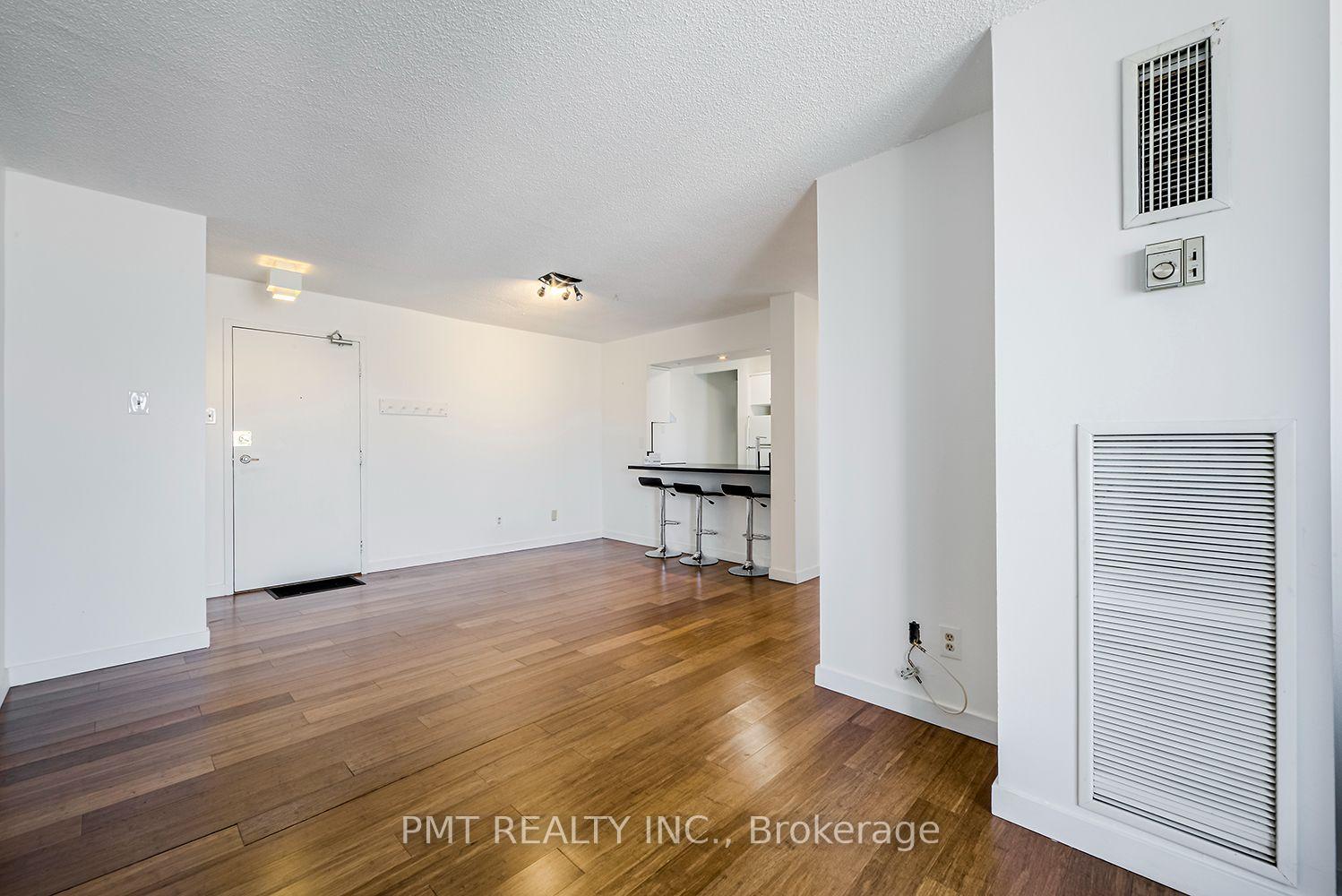 Photo 4 of Unit 705, 105 Mccaul Street, Toronto, Kensington-Chinatown — HOMEH