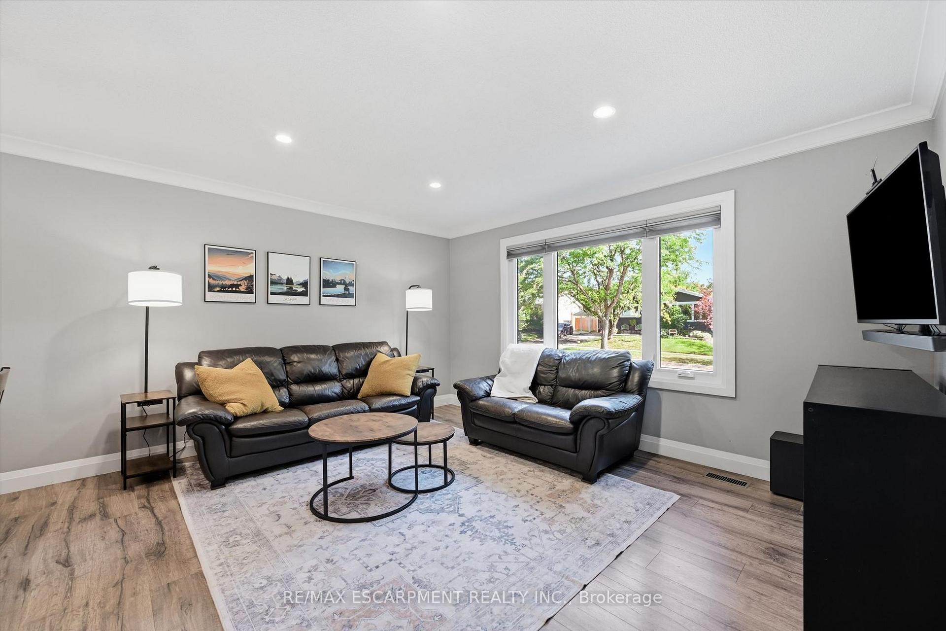 Photo 13 of 2120 Cavendish Drive, Burlington, Brant Hills — HOMEH