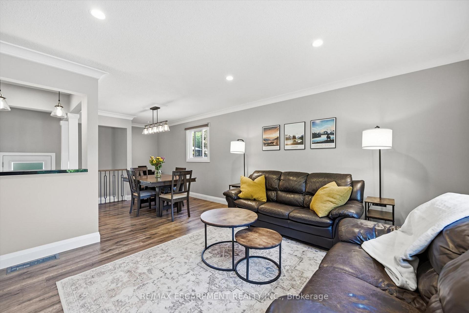 Photo 14 of 2120 Cavendish Drive, Burlington, Brant Hills — HOMEH