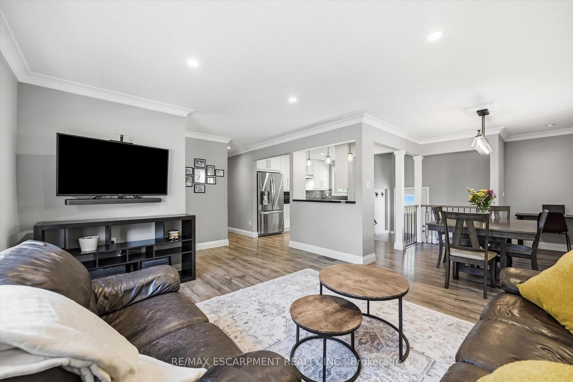 Photo 15 of 2120 Cavendish Drive, Burlington, Brant Hills — HOMEH