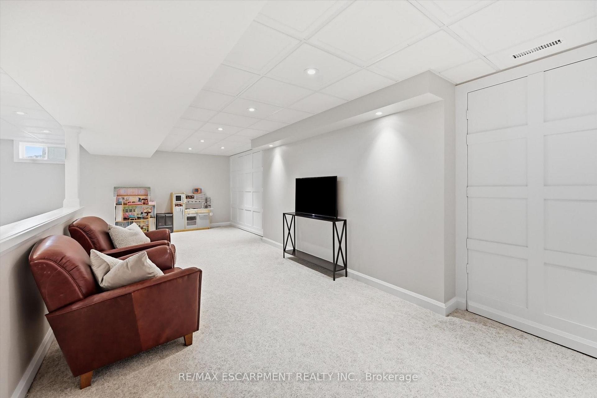 Photo 33 of 2120 Cavendish Drive, Burlington, Brant Hills — HOMEH
