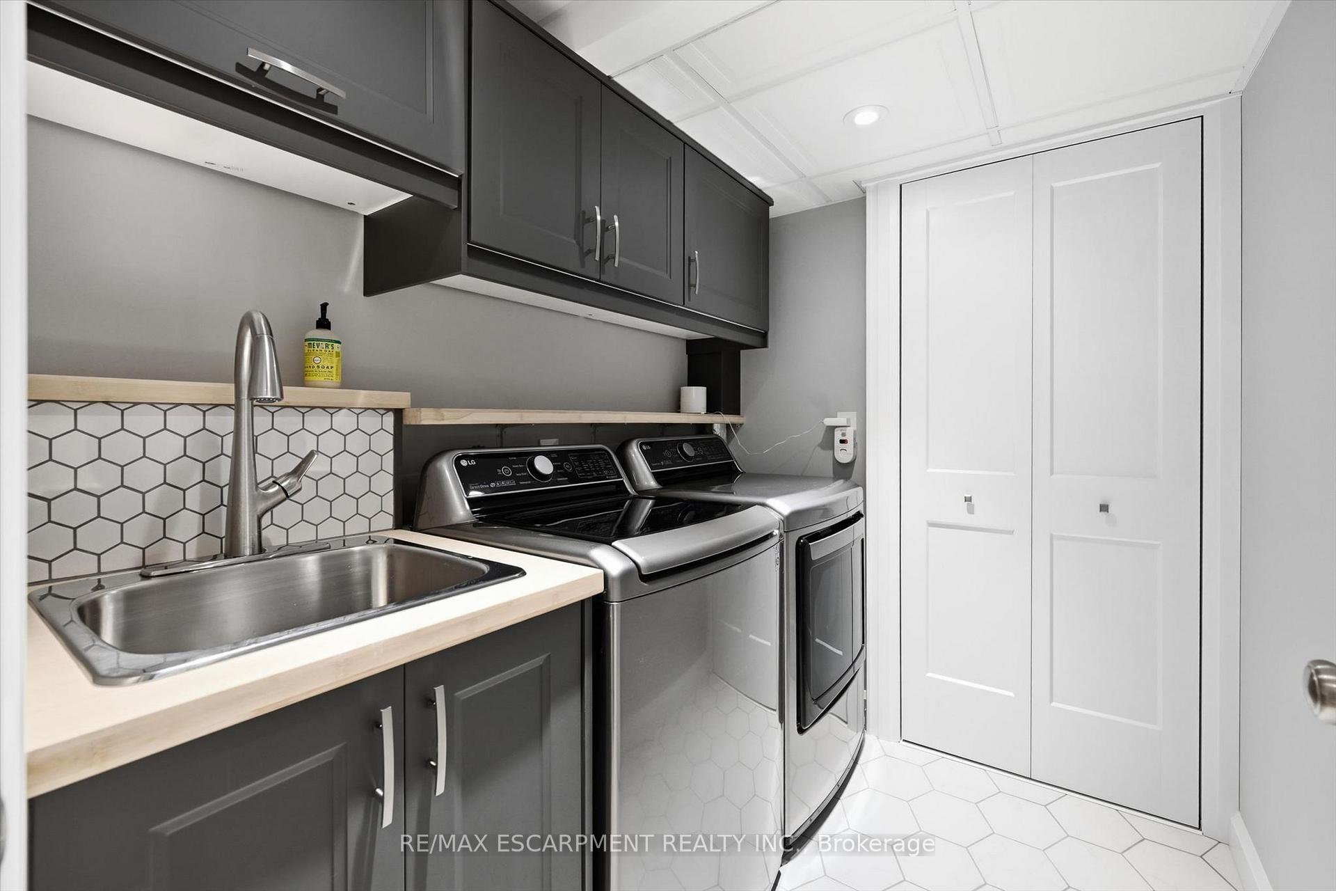 Photo 36 of 2120 Cavendish Drive, Burlington, Brant Hills — HOMEH