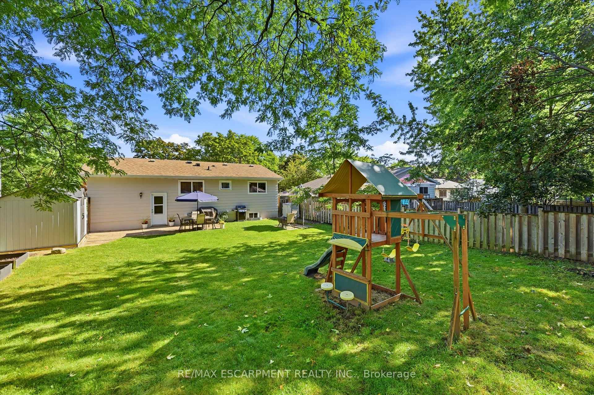 Photo 42 of 2120 Cavendish Drive, Burlington, Brant Hills — HOMEH