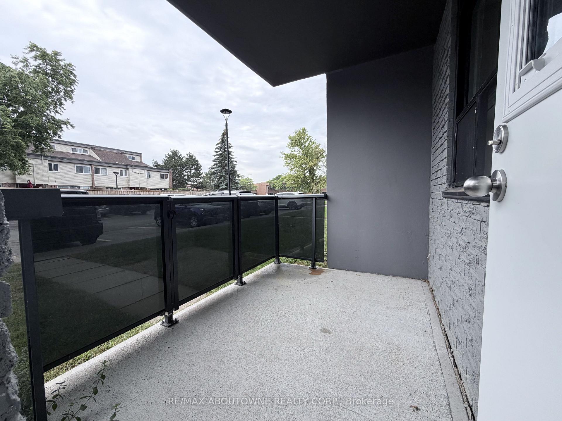 Photo 8 of Unit 101, 147 Wellington Street W, Aurora, Aurora Village — HOMEH