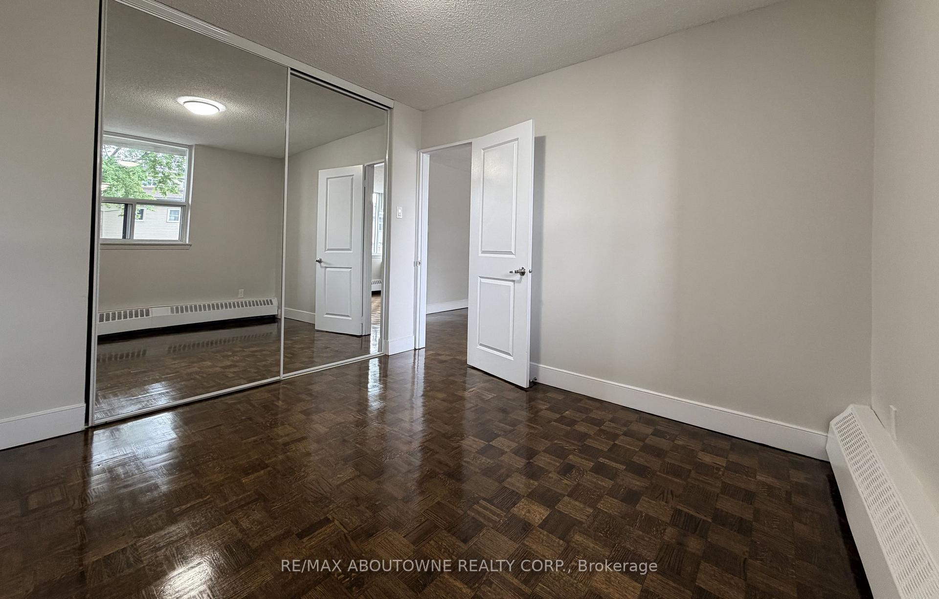 Photo 9 of Unit 101, 147 Wellington Street W, Aurora, Aurora Village — HOMEH