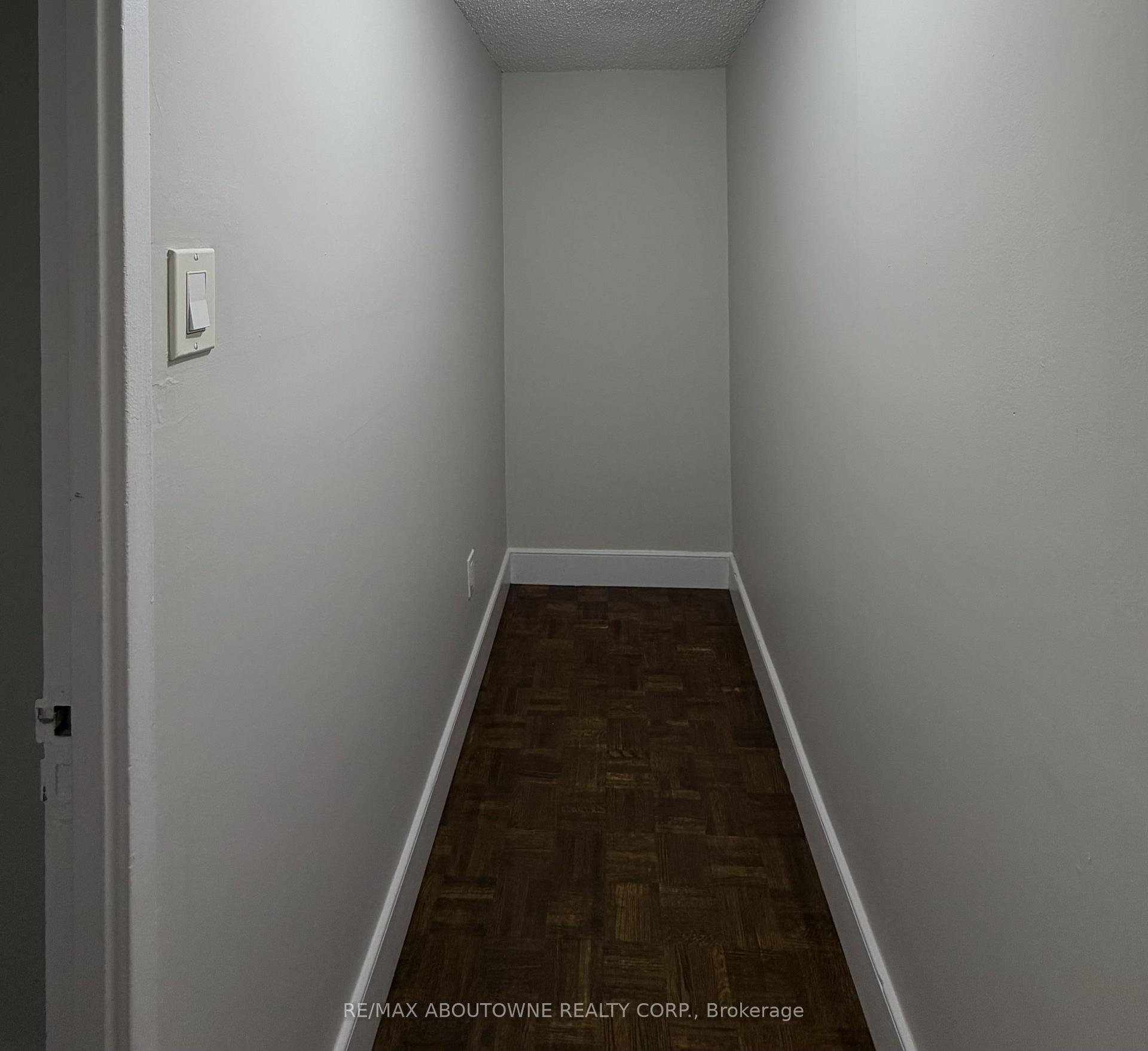 Photo 10 of Unit 101, 147 Wellington Street W, Aurora, Aurora Village — HOMEH