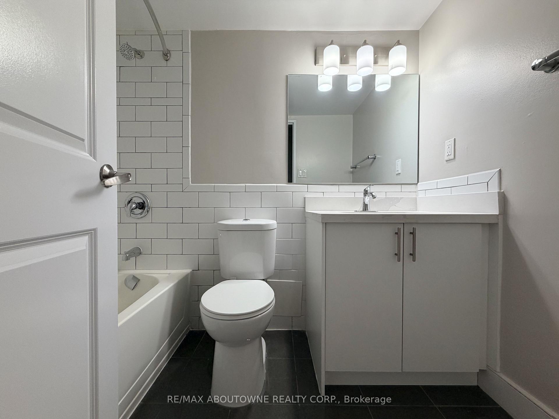 Photo 11 of Unit 101, 147 Wellington Street W, Aurora, Aurora Village — HOMEH