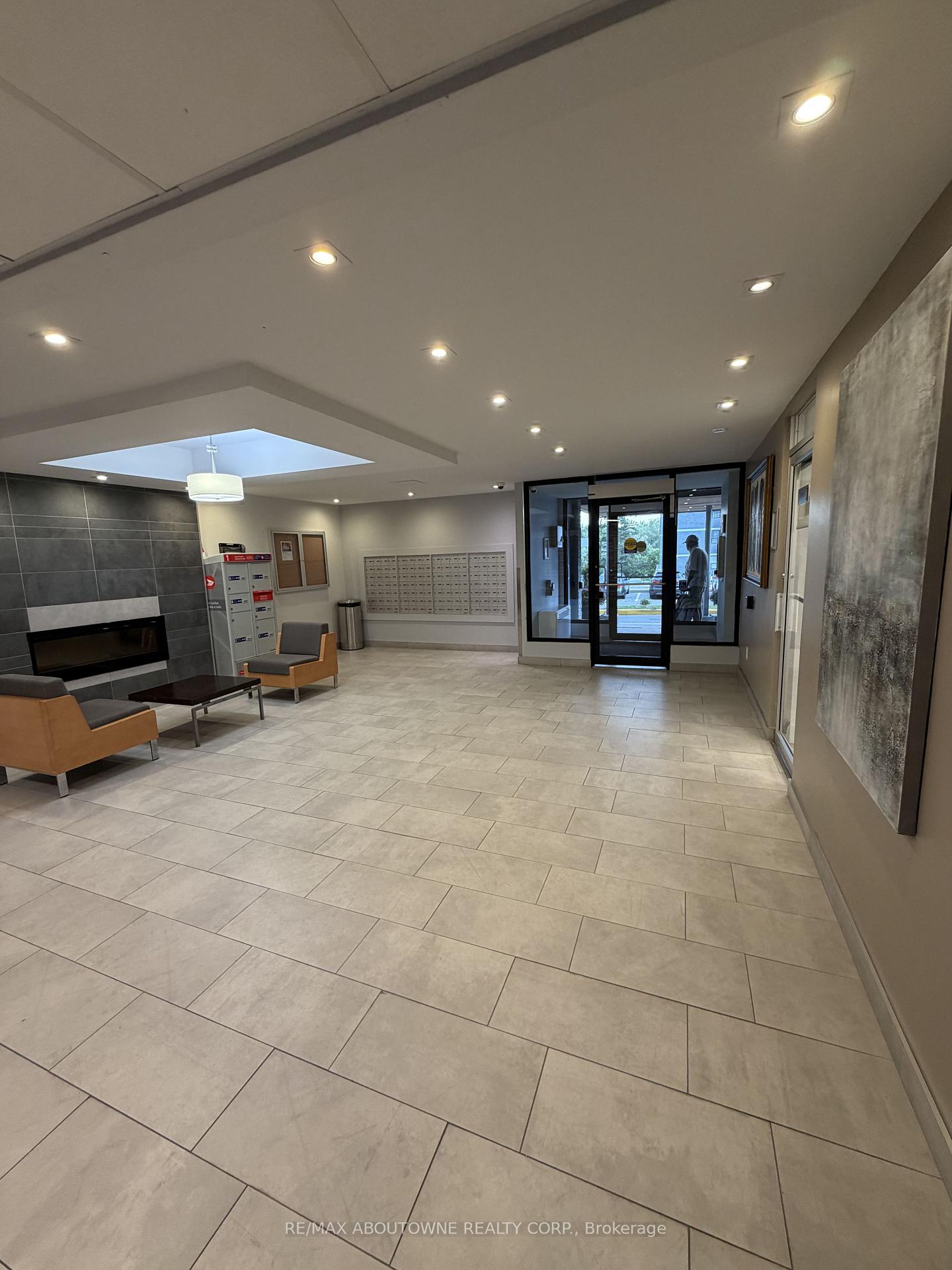 Photo 15 of Unit 101, 147 Wellington Street W, Aurora, Aurora Village — HOMEH