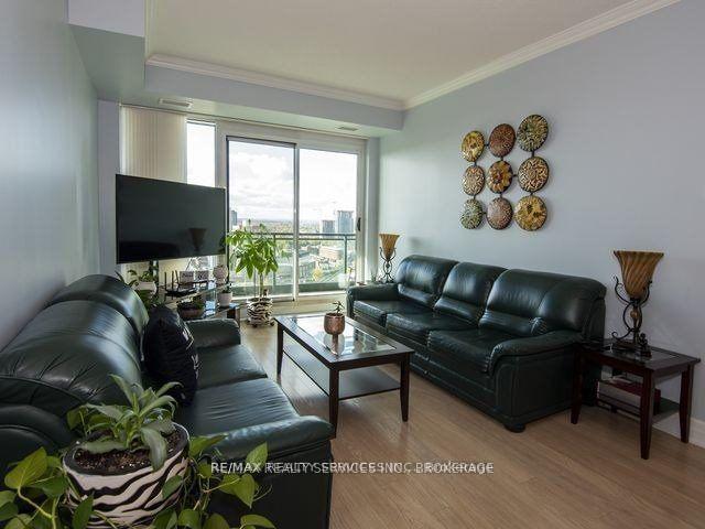 Photo 7 of Unit 2005, 100 John Street, Brampton, Downtown Brampton — HOMEH