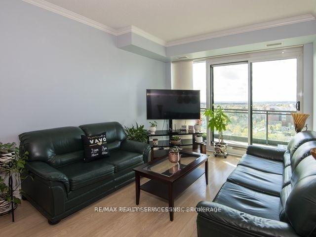 Photo 8 of Unit 2005, 100 John Street, Brampton, Downtown Brampton — HOMEH