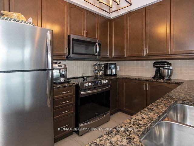 Photo 13 of Unit 2005, 100 John Street, Brampton, Downtown Brampton — HOMEH
