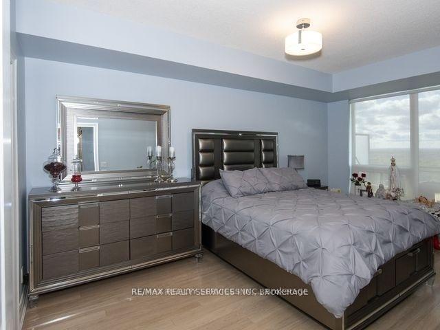 Photo 16 of Unit 2005, 100 John Street, Brampton, Downtown Brampton — HOMEH