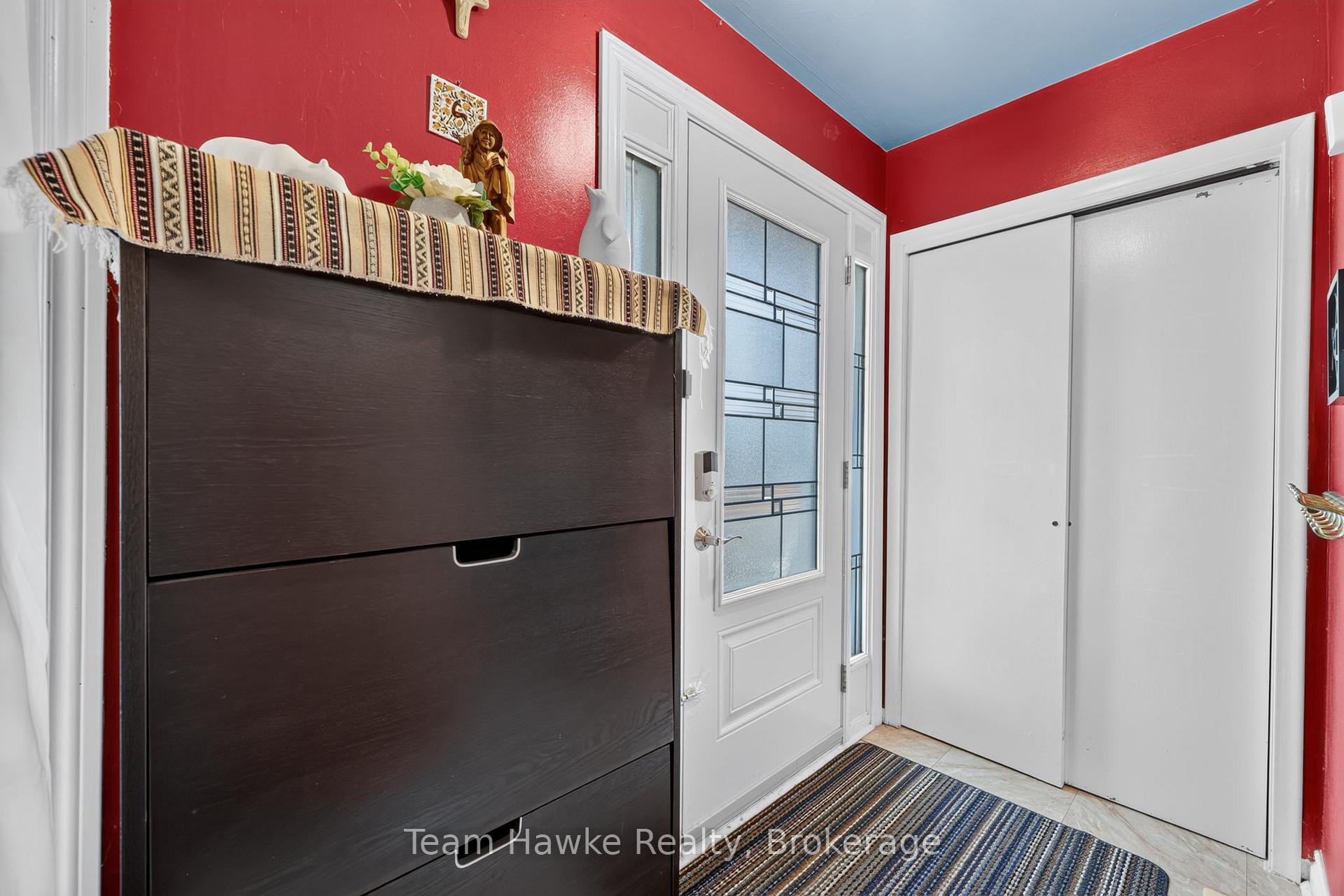 Photo 6 of 320 Scott Street, Midland — HOMEH