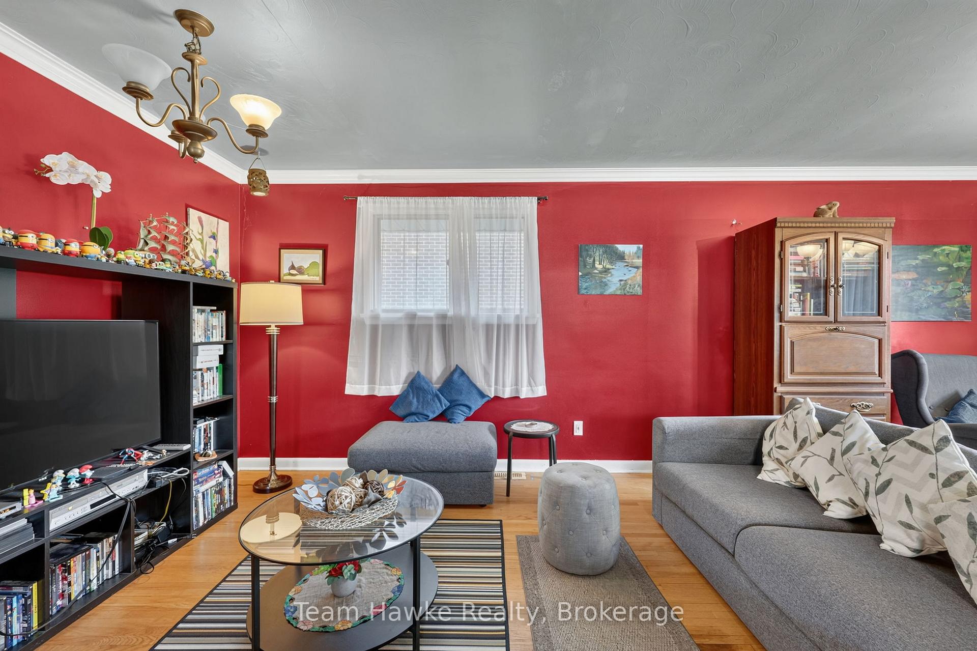 Photo 9 of 320 Scott Street, Midland — HOMEH