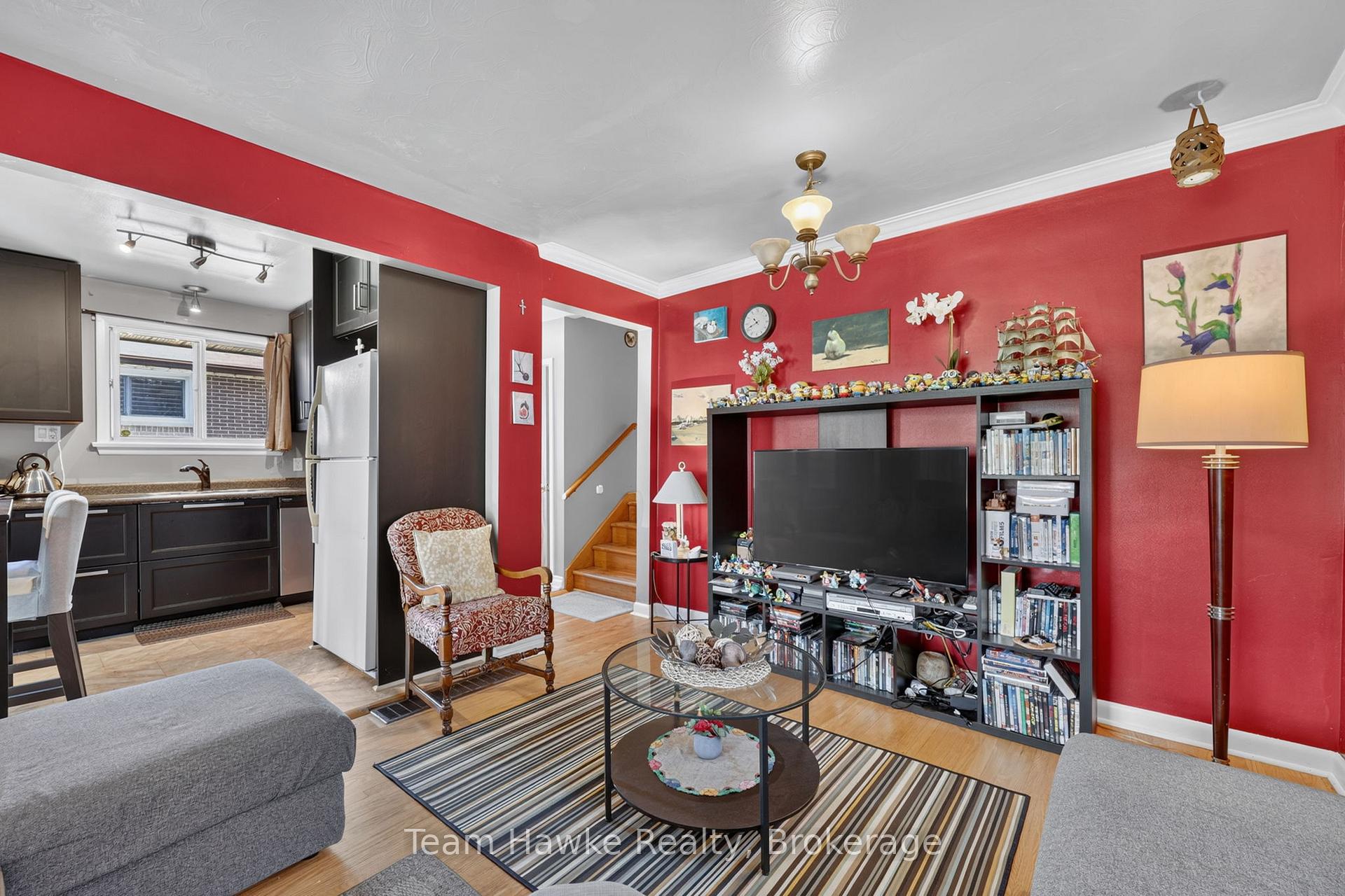 Photo 11 of 320 Scott Street, Midland — HOMEH