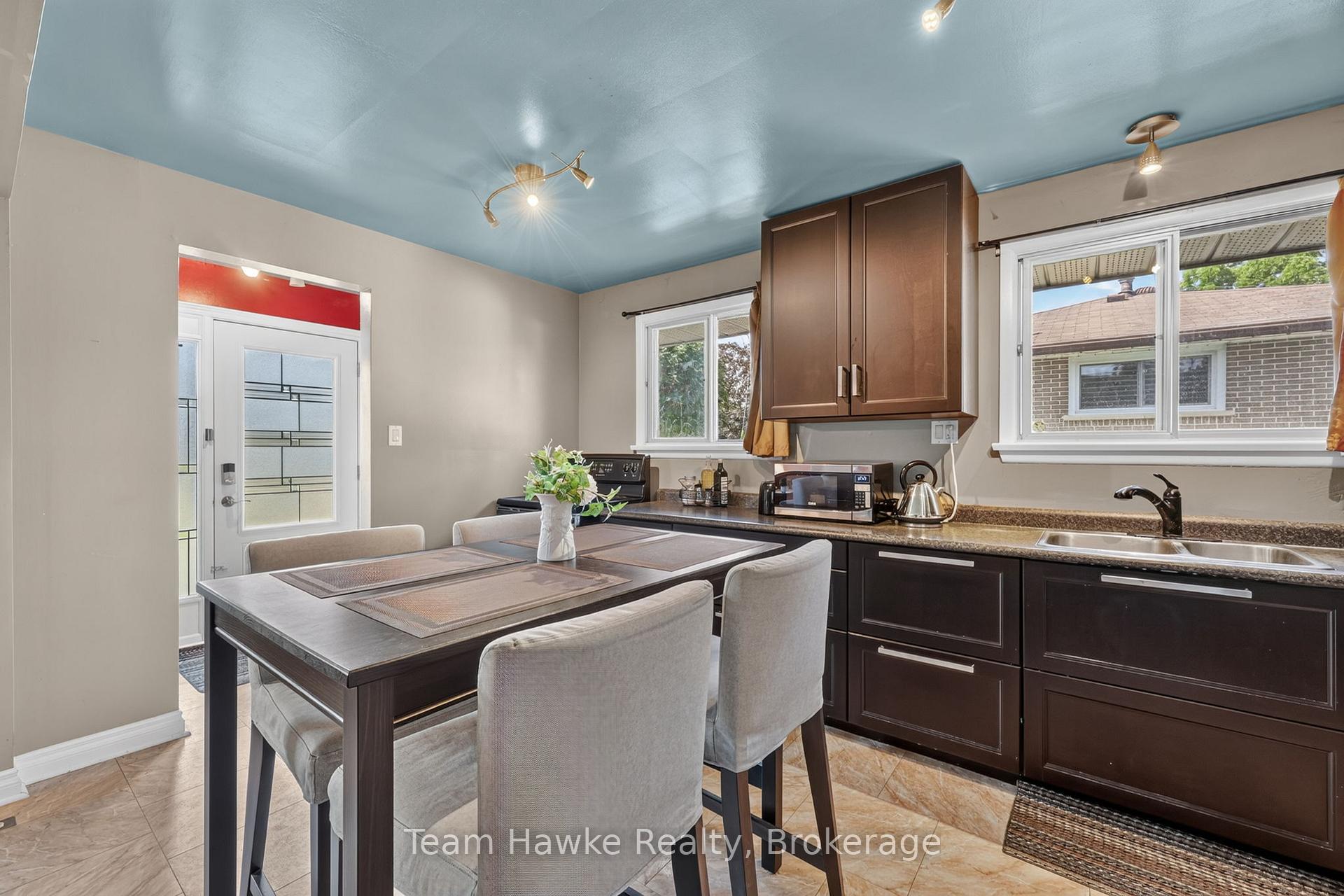Photo 12 of 320 Scott Street, Midland — HOMEH